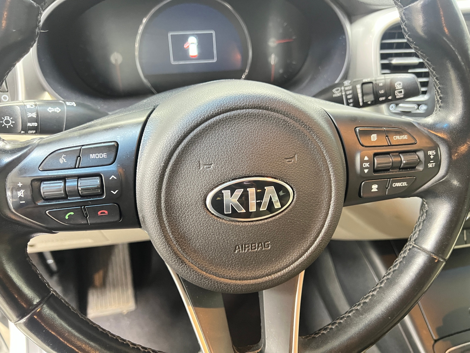 Thumbnail: 2018 Kia Sorento - 5