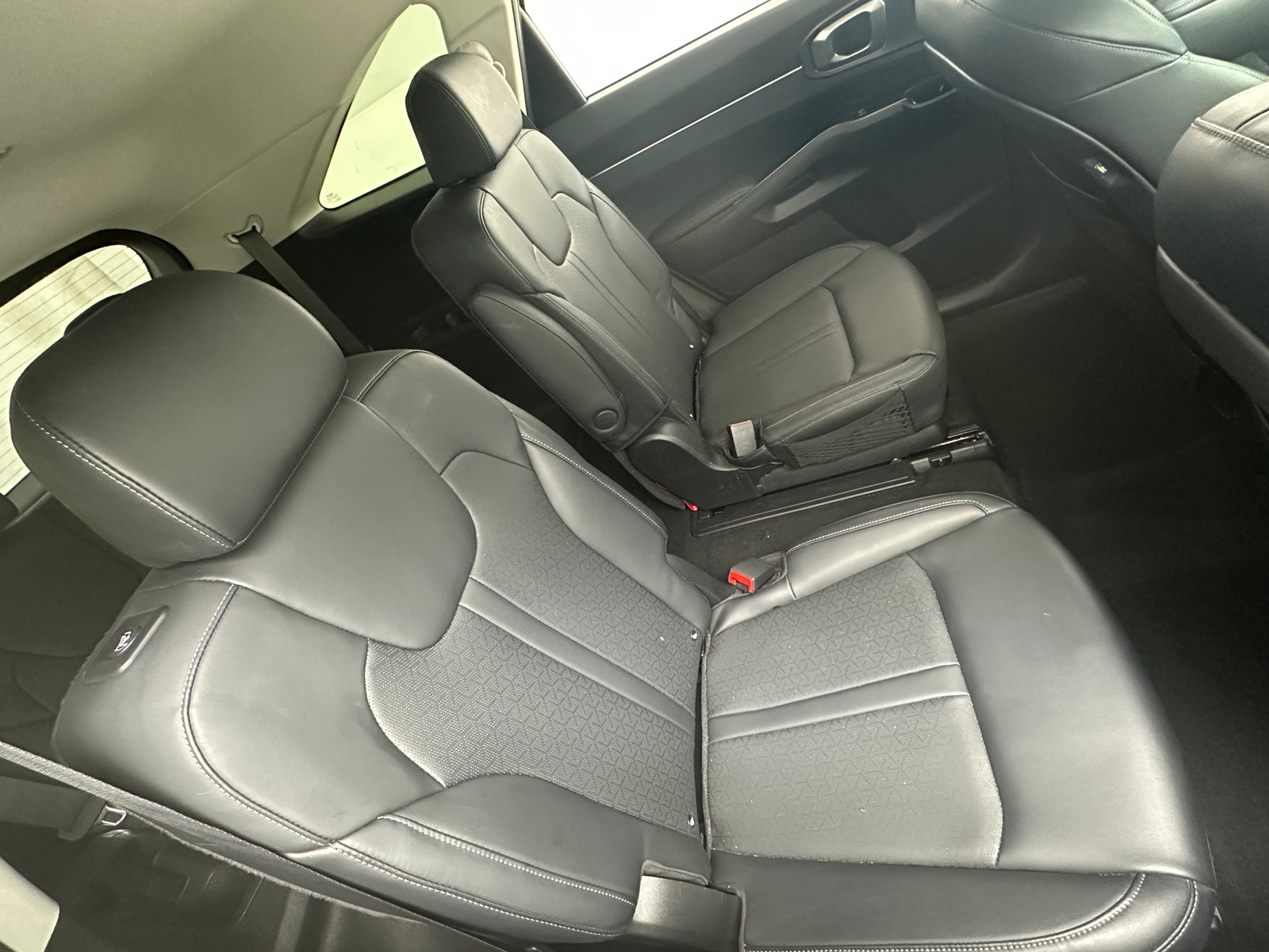 Thumbnail: 2022 Kia Sorento - 5