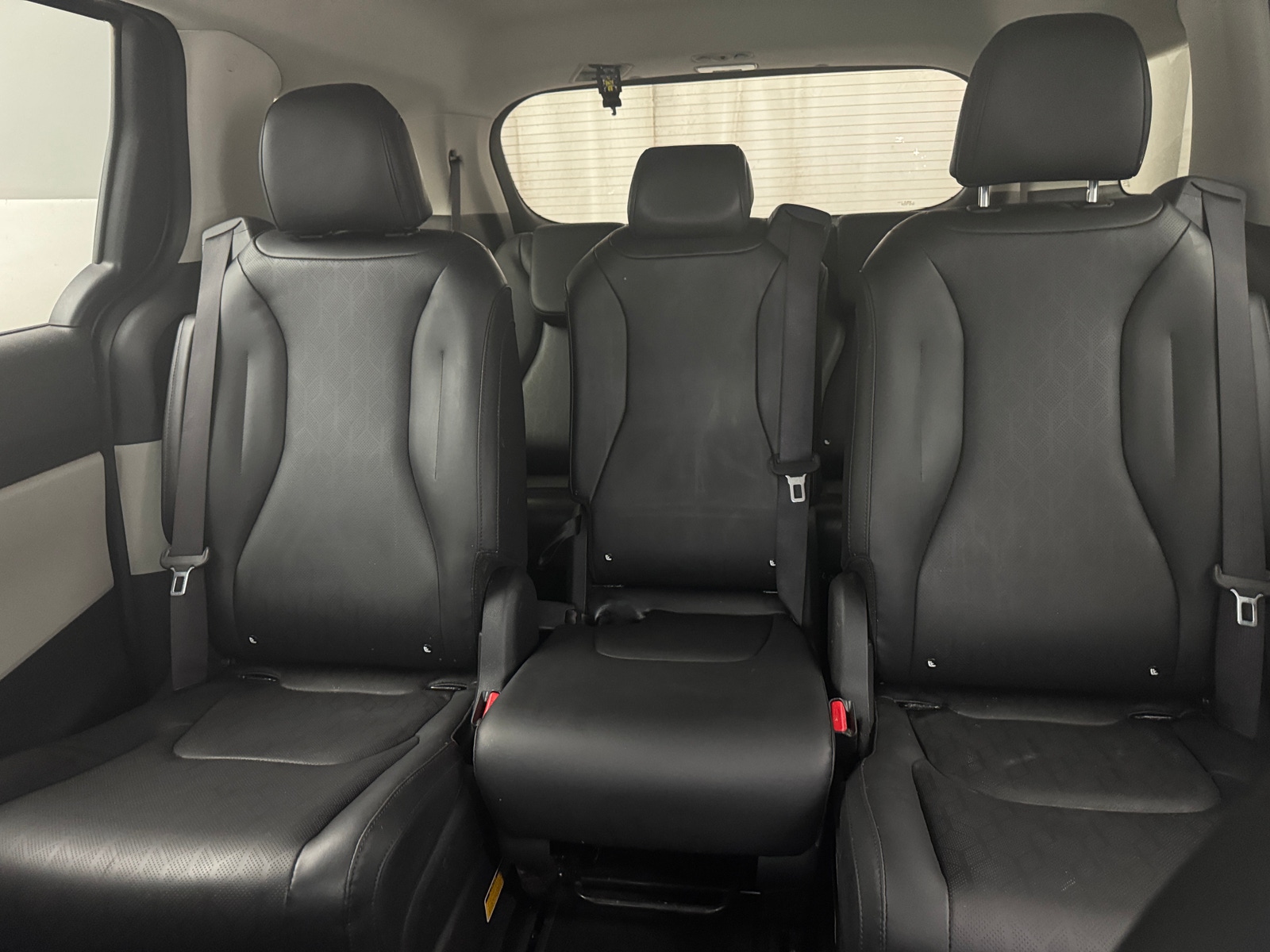 Thumbnail: 2023 Kia Carnival - 5