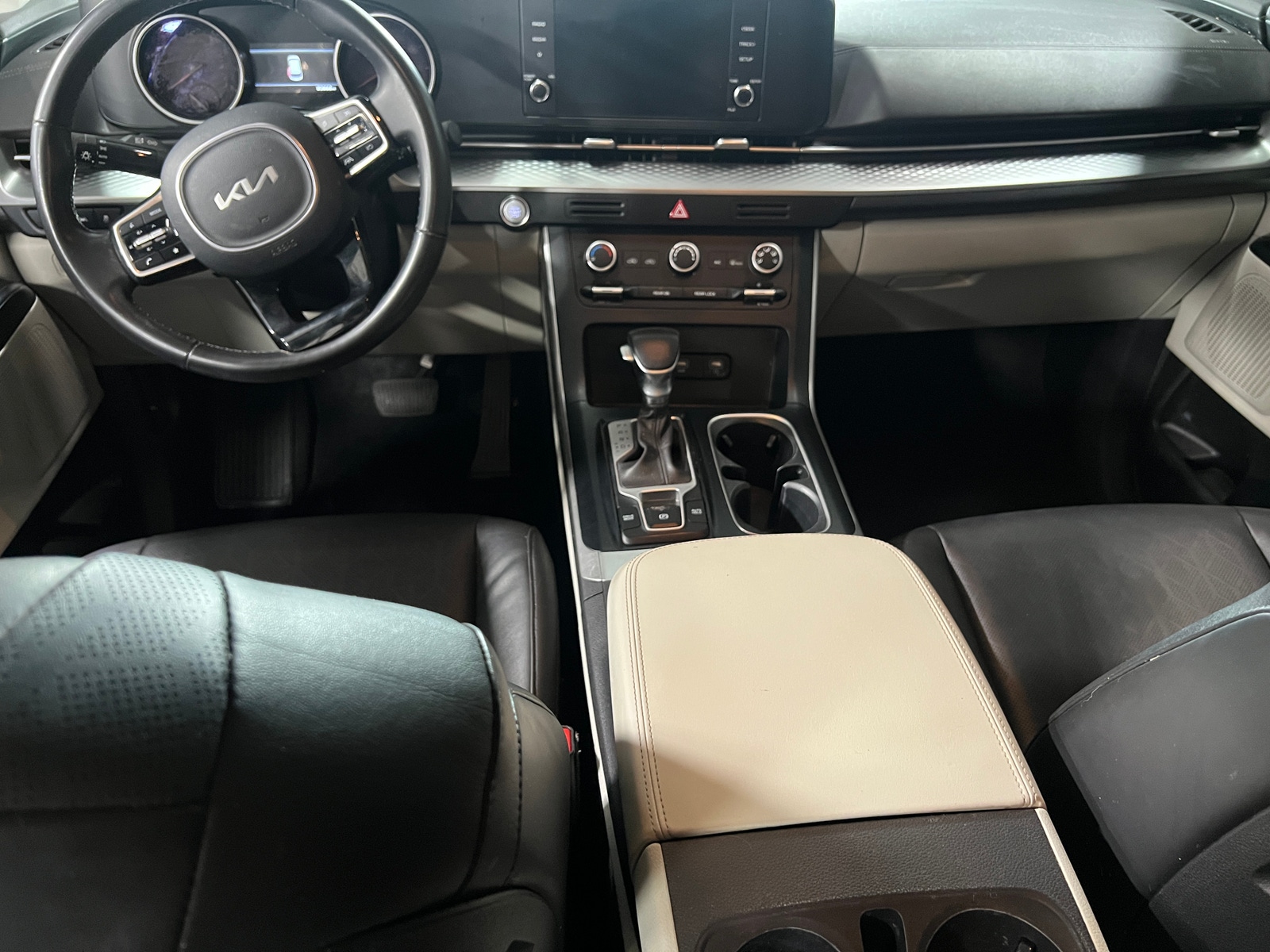 Thumbnail: 2023 Kia Carnival - 2