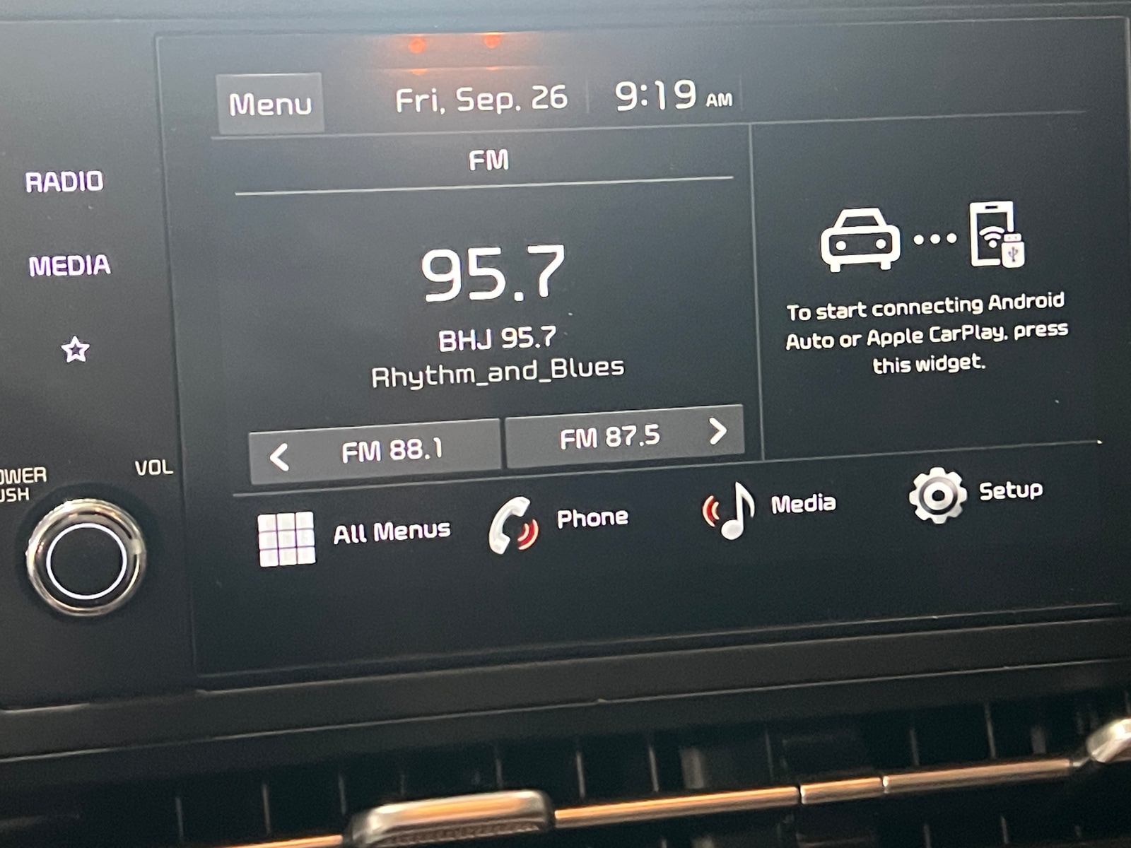 Thumbnail: 2023 Kia Carnival - 3