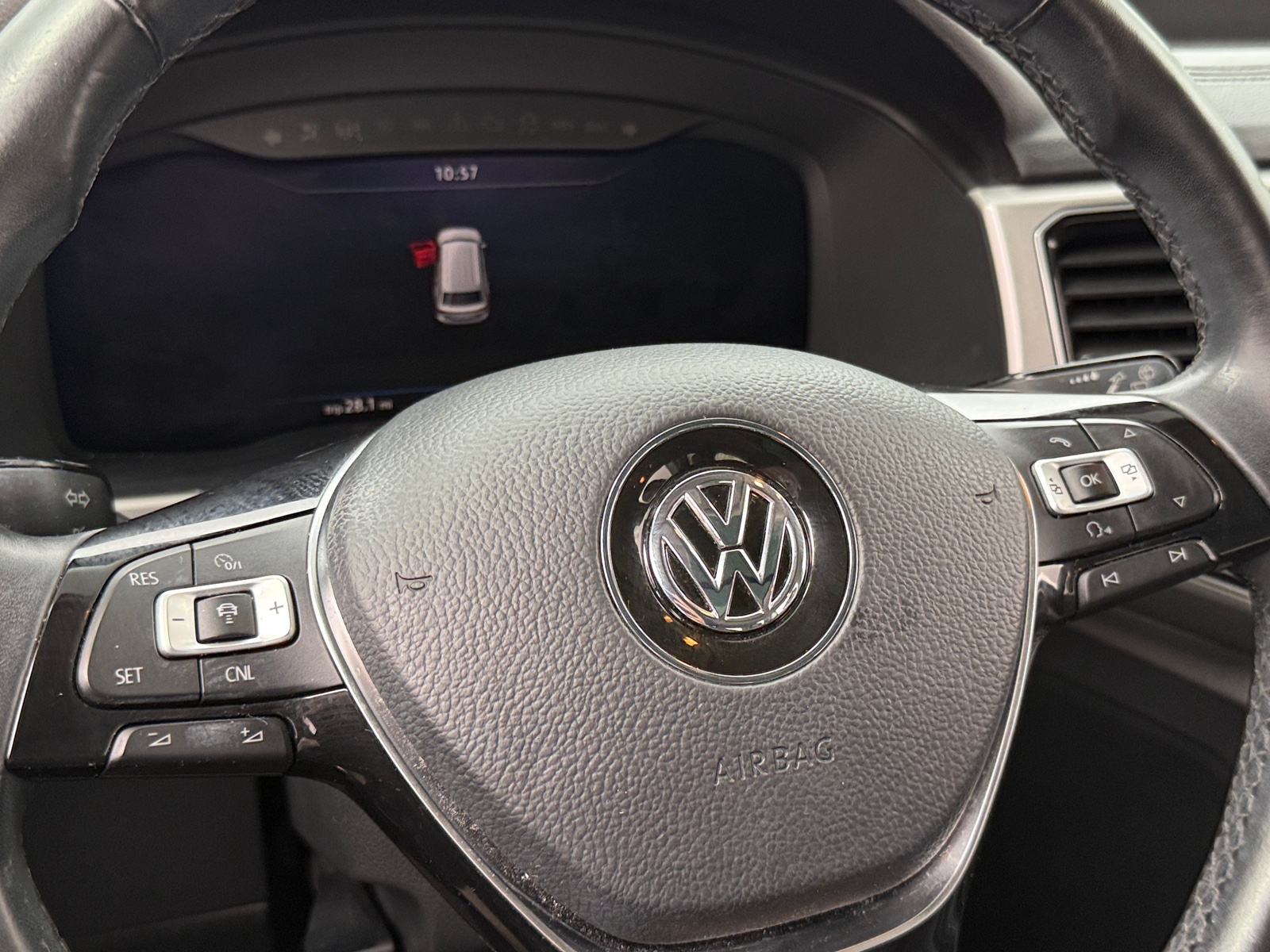Thumbnail: 2018 Volkswagen Atlas - 4