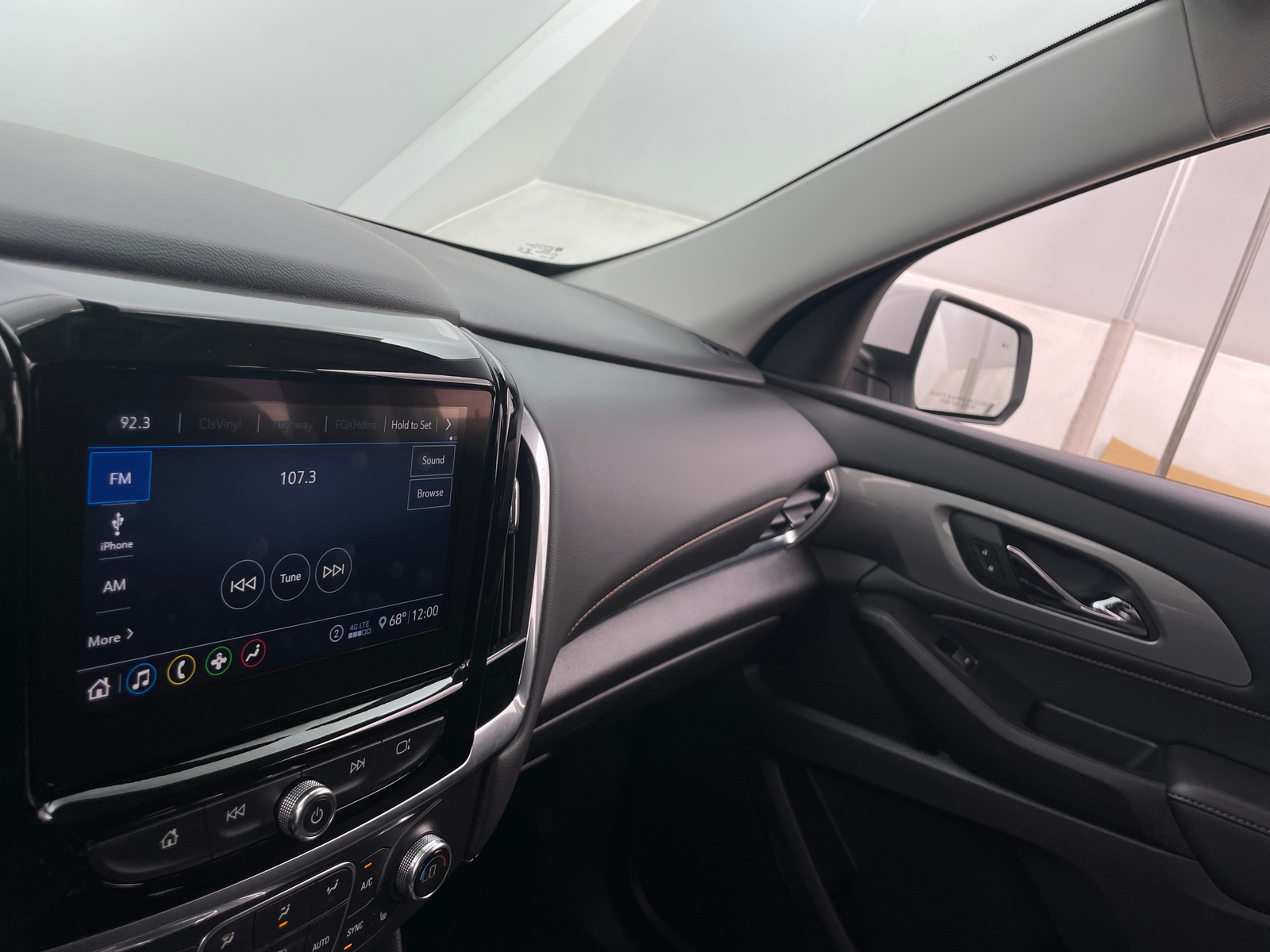 Thumbnail: 2021 Chevrolet Traverse - 4