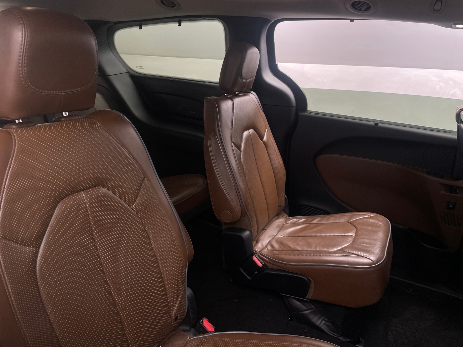 Thumbnail: 2018 Chrysler Pacifica - 5