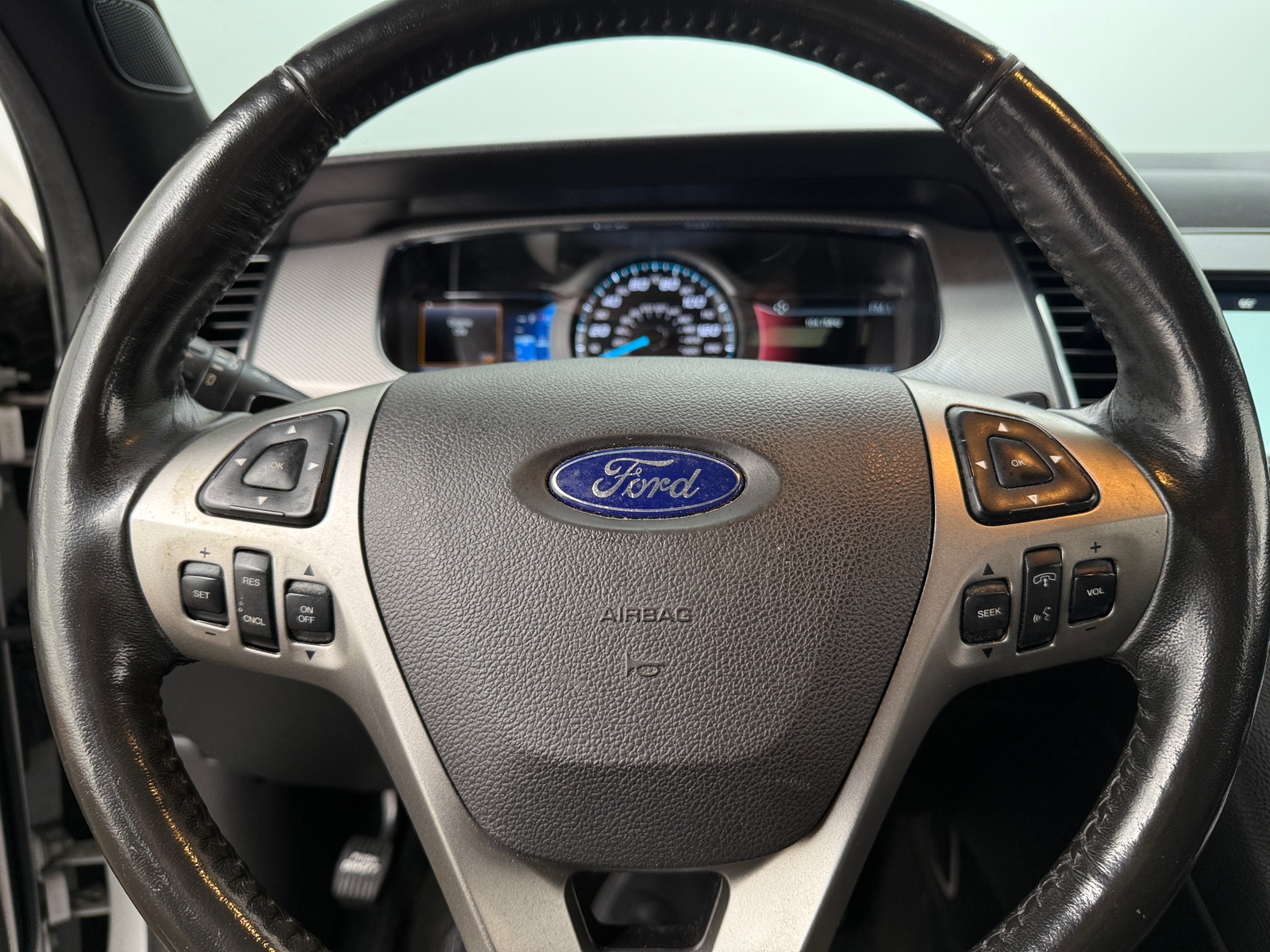 Thumbnail: 2016 Ford Taurus - 4
