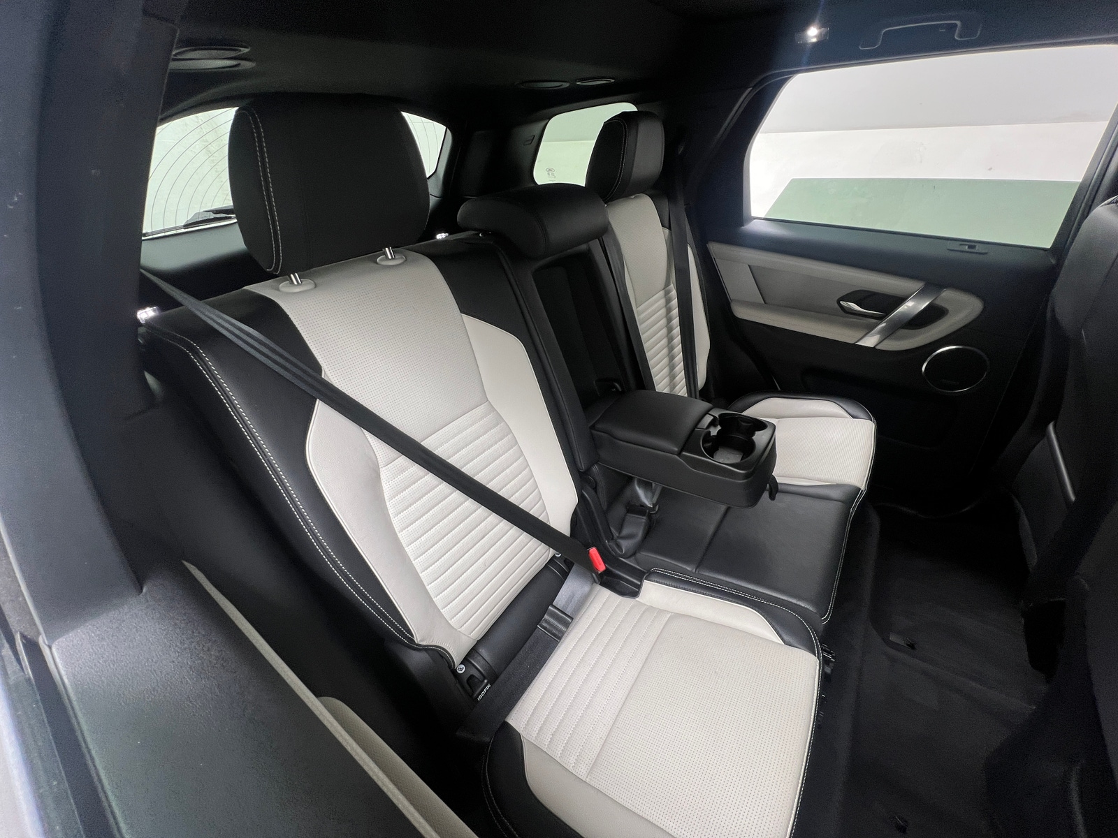 Thumbnail: 2022 Land Rover Discovery Sport - 5
