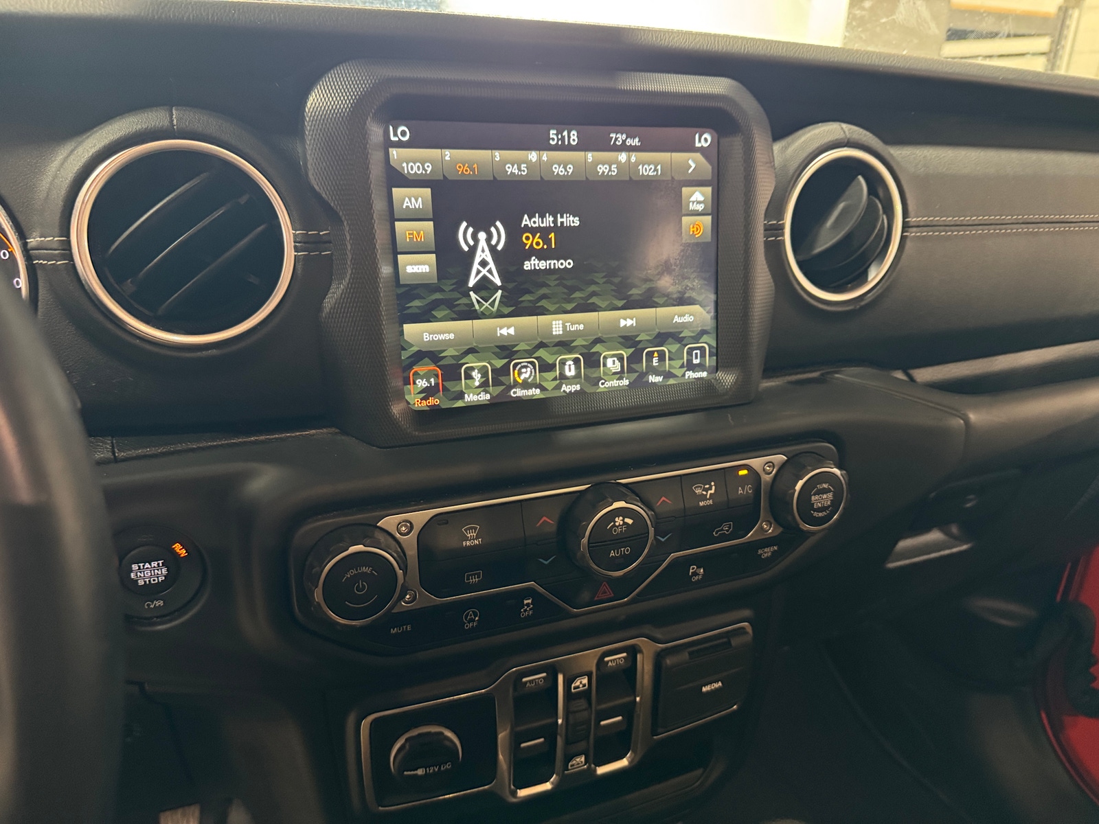 Thumbnail: 2019 Jeep Wrangler - 3