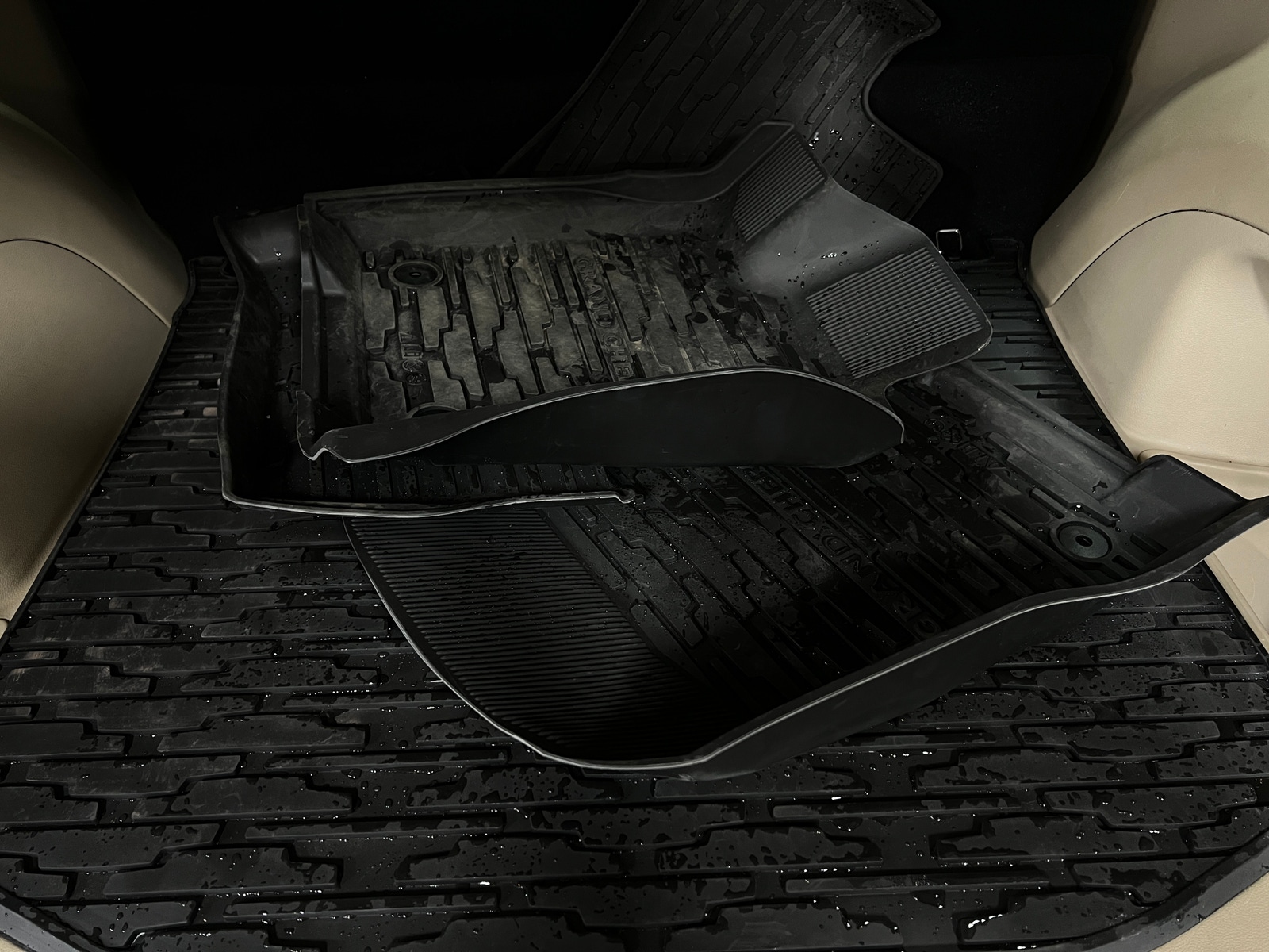 Thumbnail: 2022 Jeep Grand Cherokee - 7