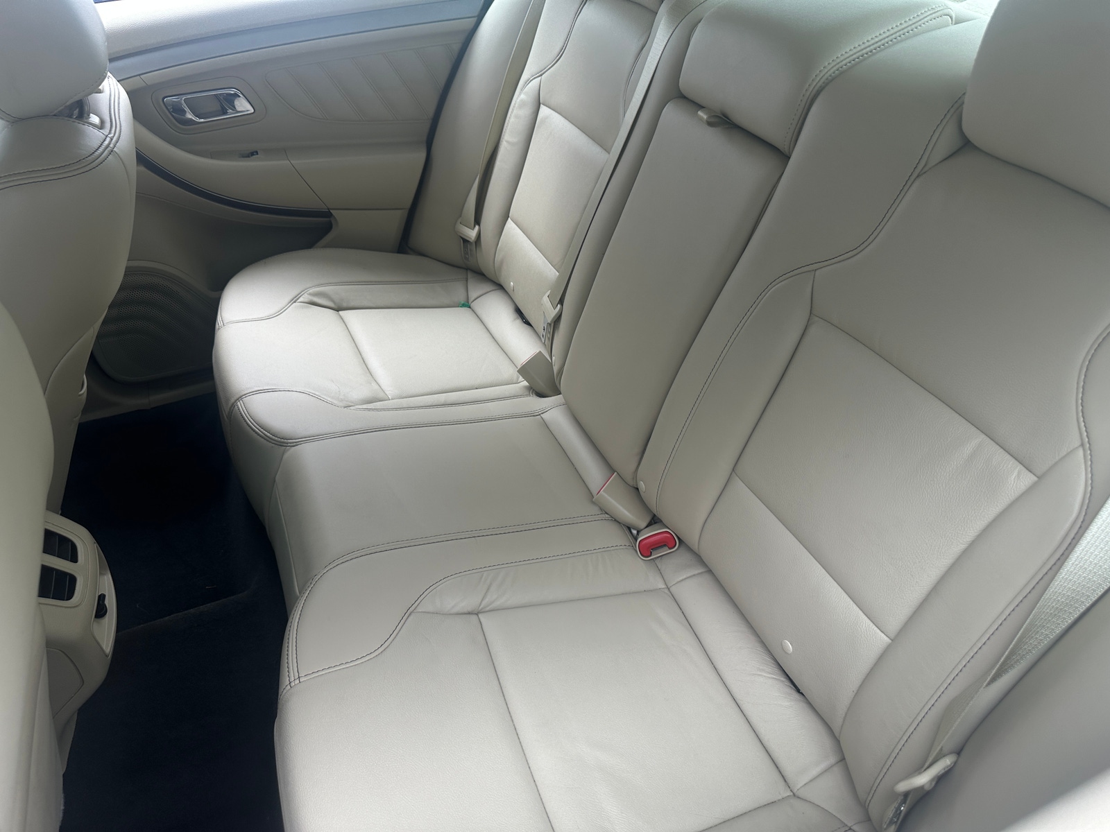 Thumbnail: 2015 Ford Taurus - 5