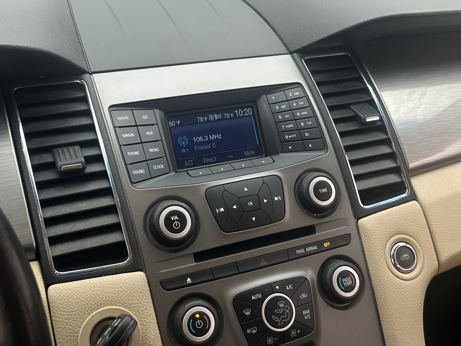 Thumbnail: 2015 Ford Taurus - 3