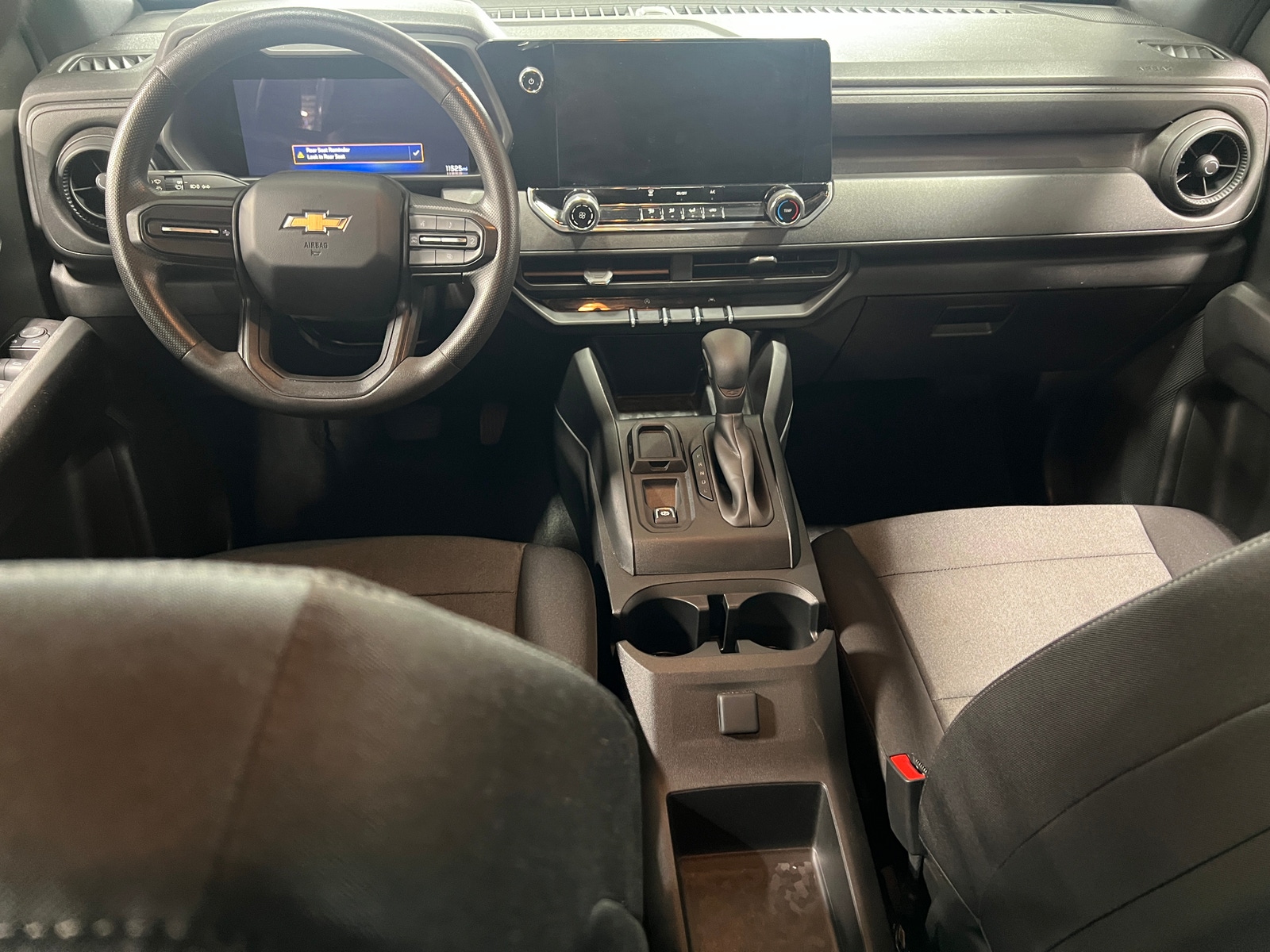 Thumbnail: 2024 Chevrolet Colorado - 3