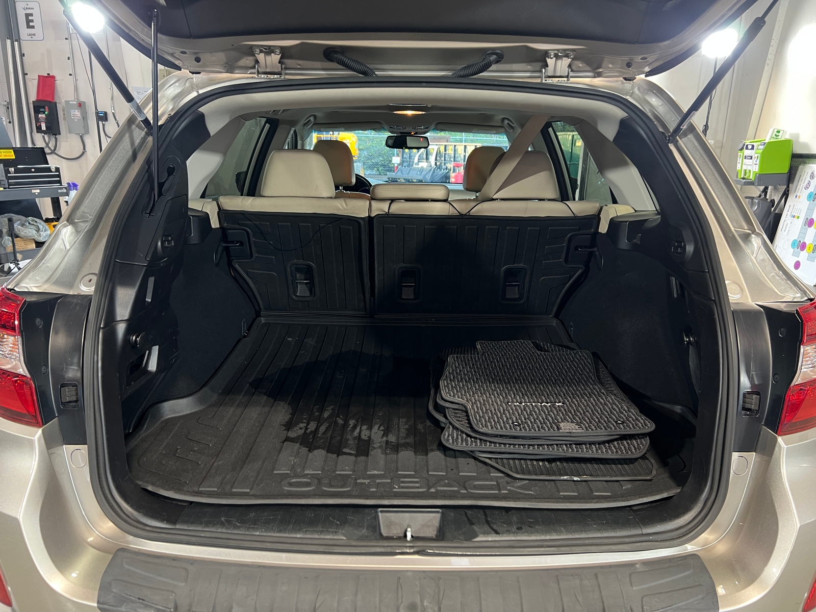 Thumbnail: 2016 Subaru Outback - 6