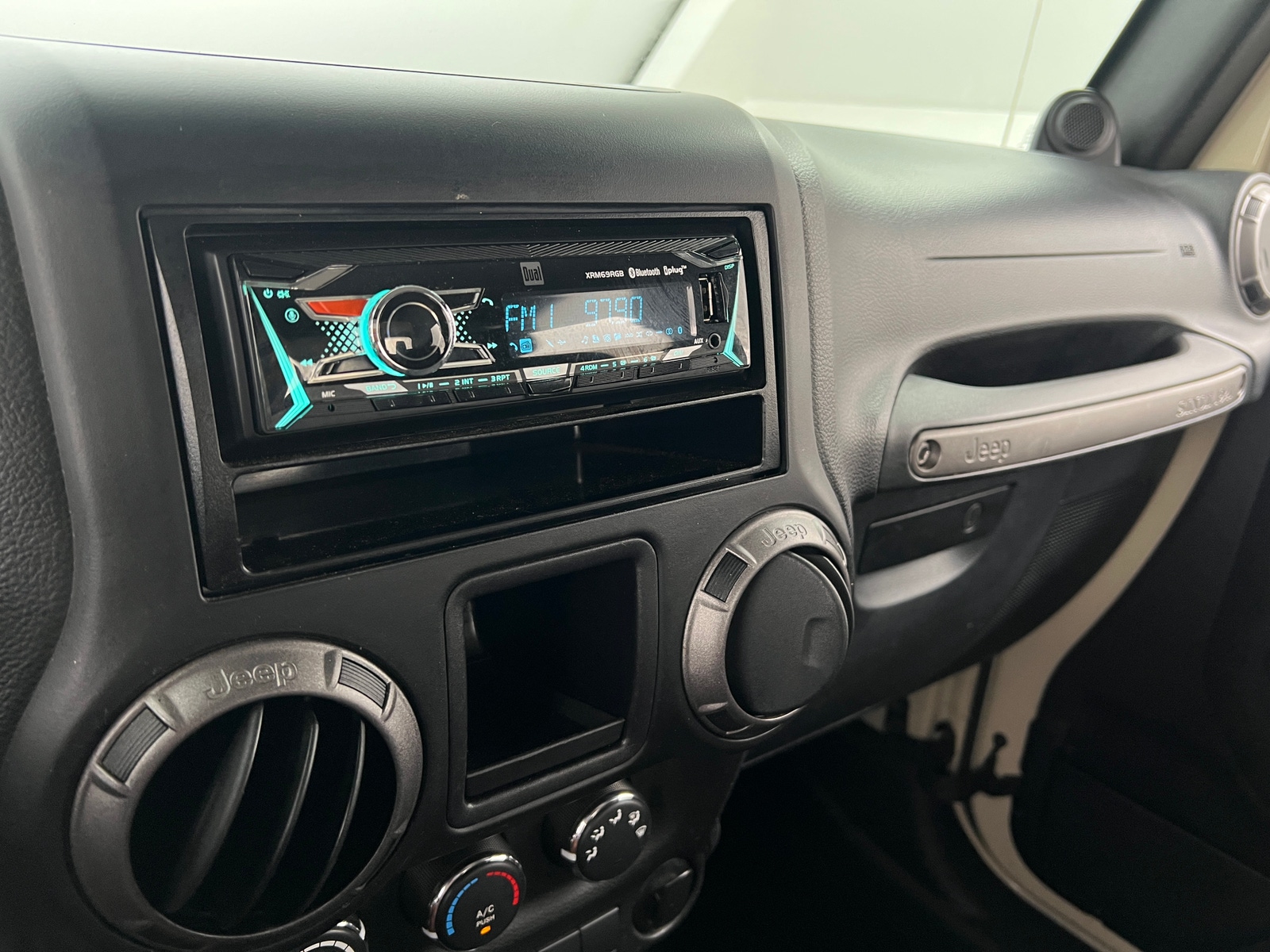 Thumbnail: 2011 Jeep Wrangler - 3