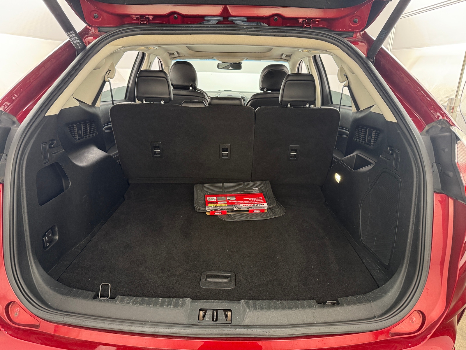 Thumbnail: 2019 Ford Edge - 6