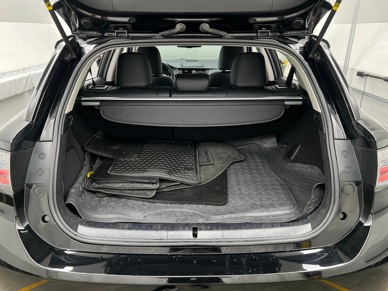 Thumbnail: 2011 Lexus CT - 6