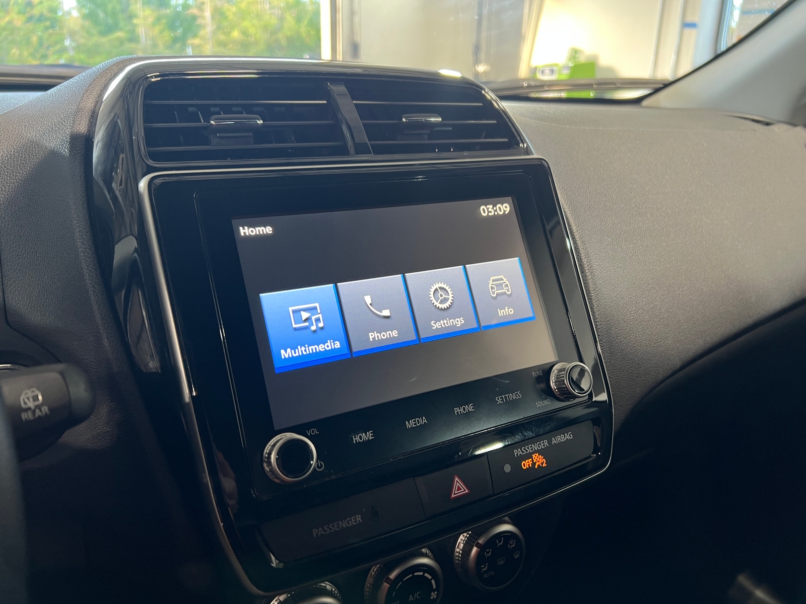 Thumbnail: 2024 Mitsubishi Outlander Sport - 4