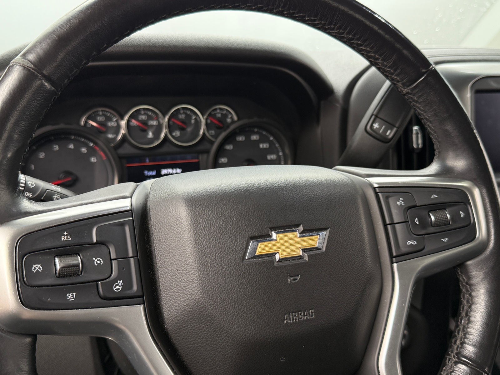 Thumbnail: 2020 Chevrolet Silverado 1500 - 4