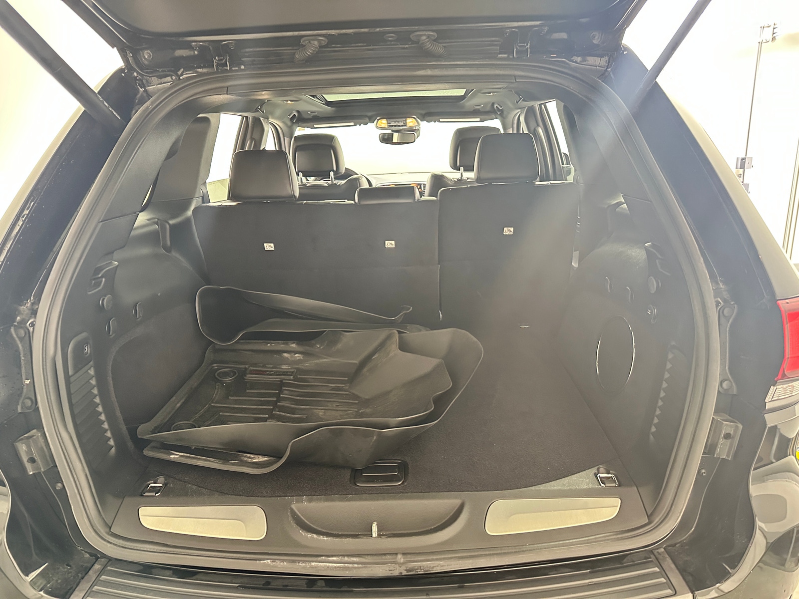 Thumbnail: 2019 Jeep Grand Cherokee - 6