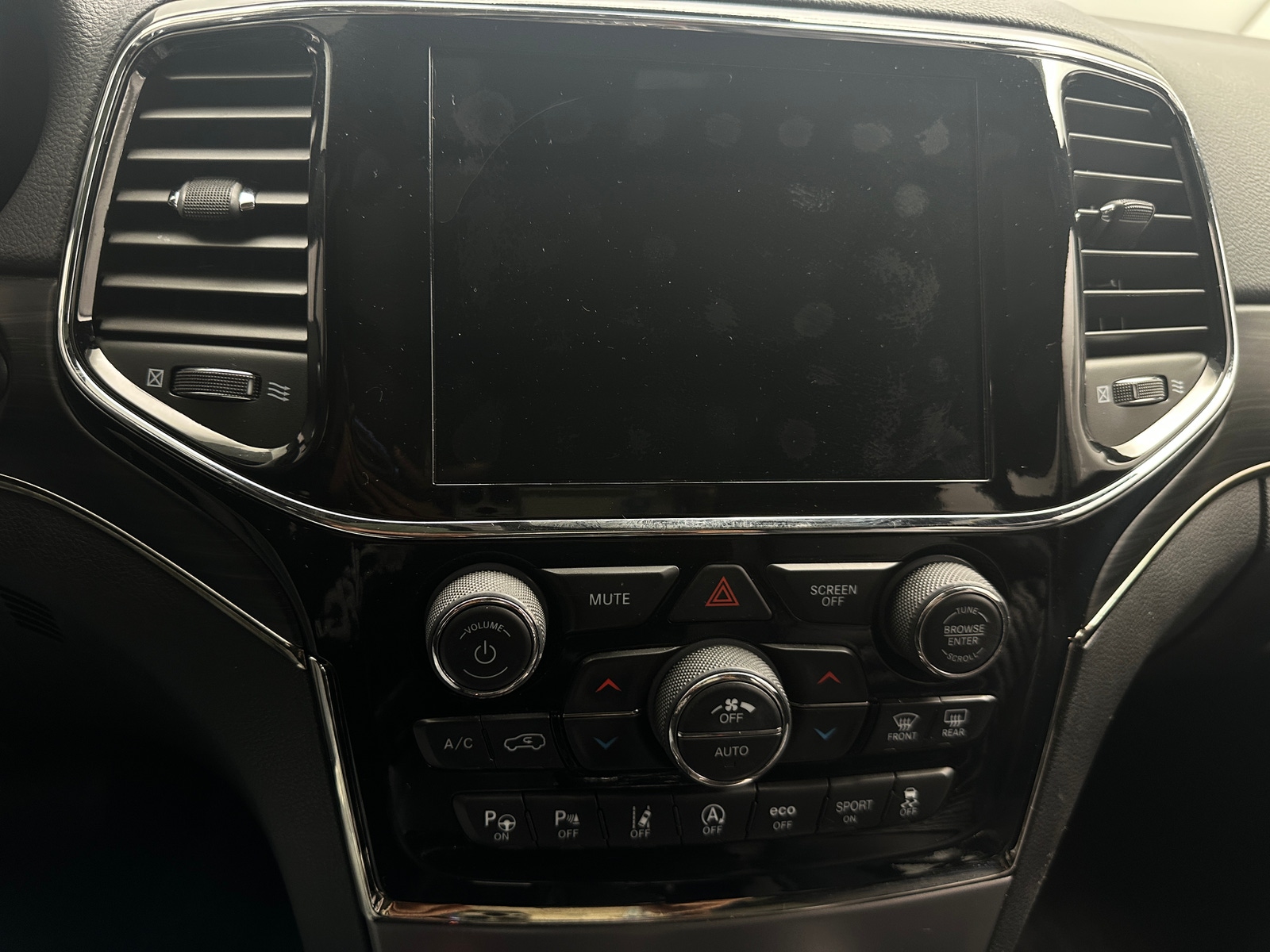 Thumbnail: 2019 Jeep Grand Cherokee - 3