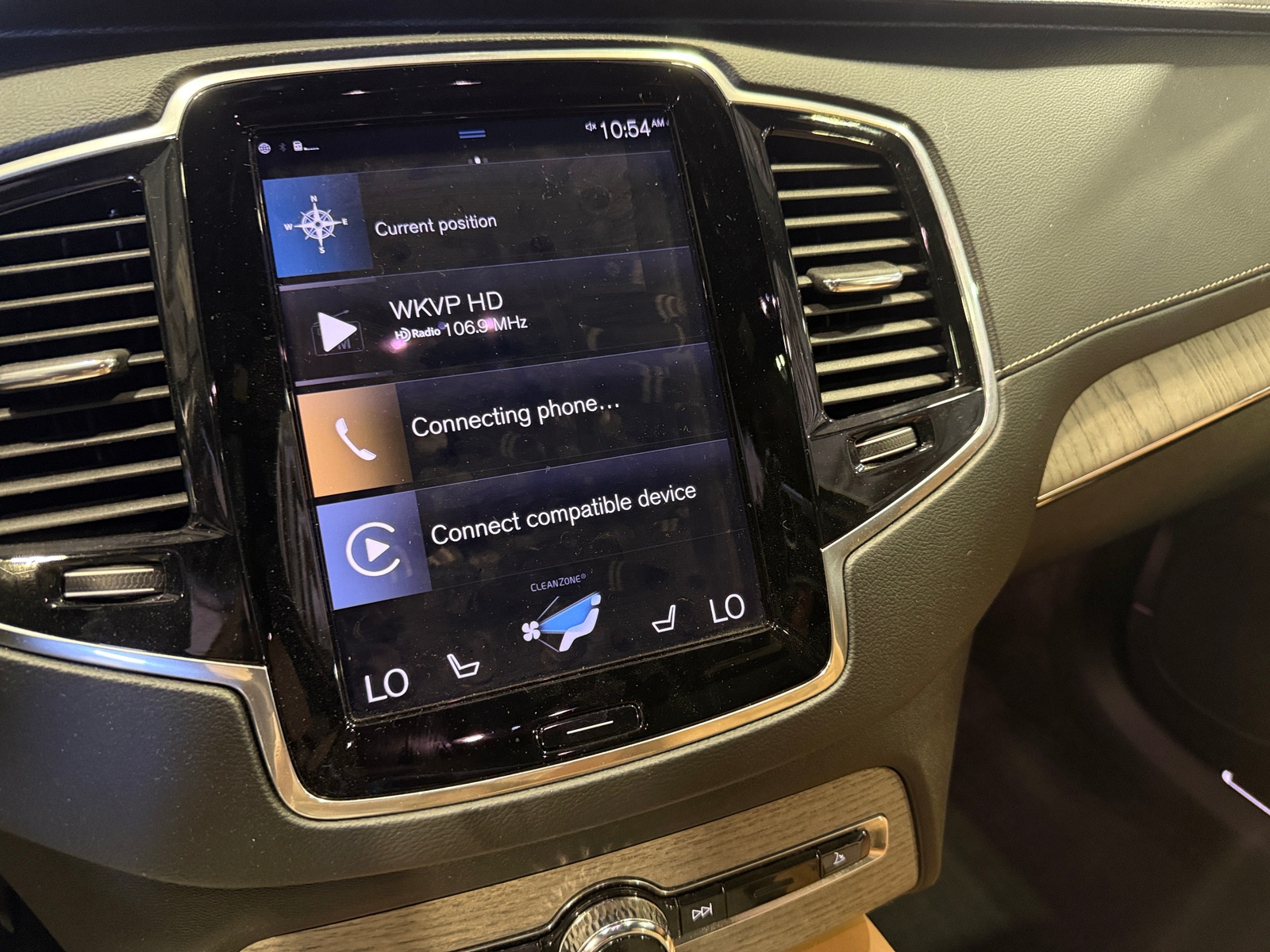 Thumbnail: 2020 Volvo XC90 - 3