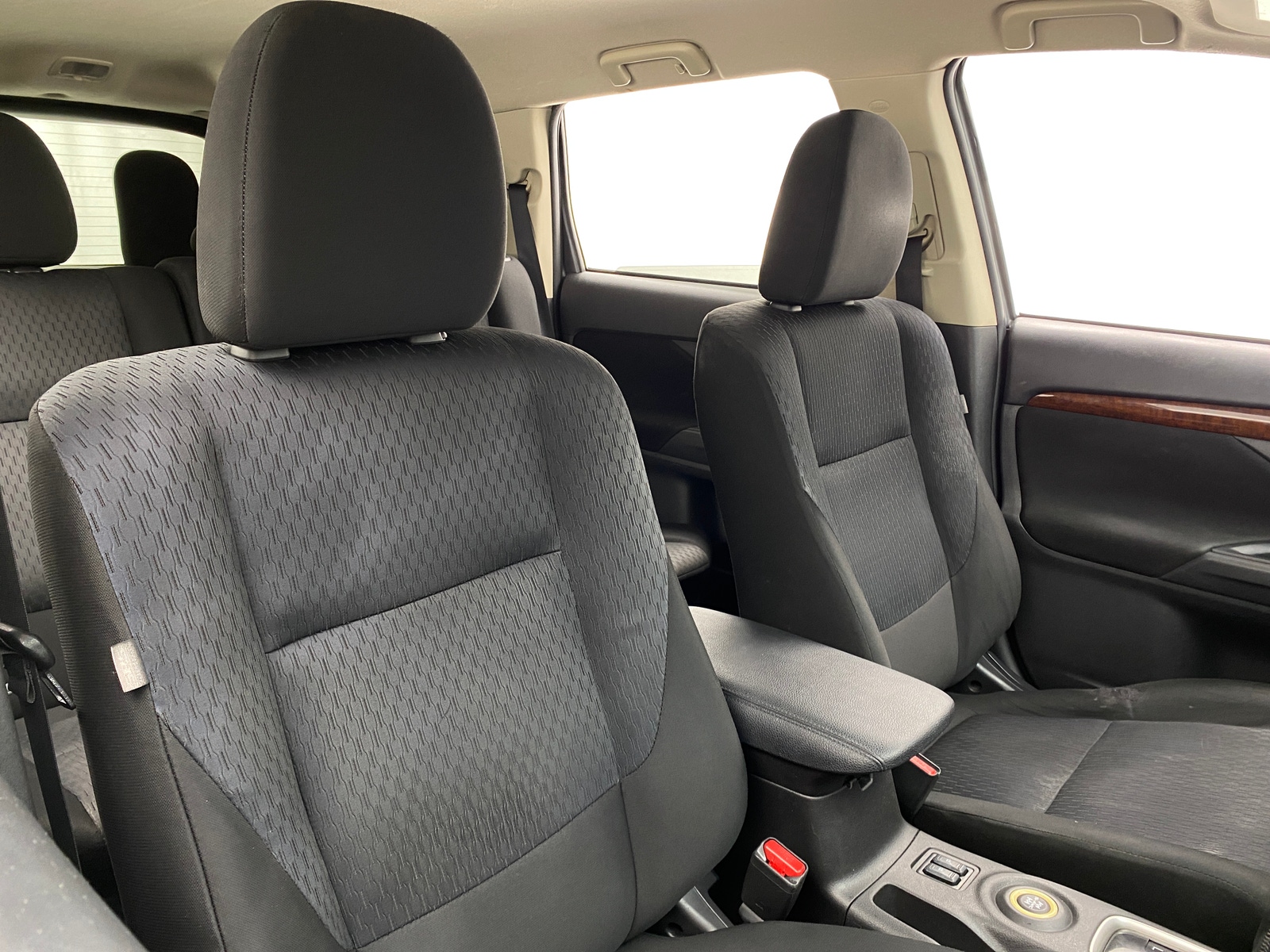 Thumbnail: 2014 Mitsubishi Outlander - 2