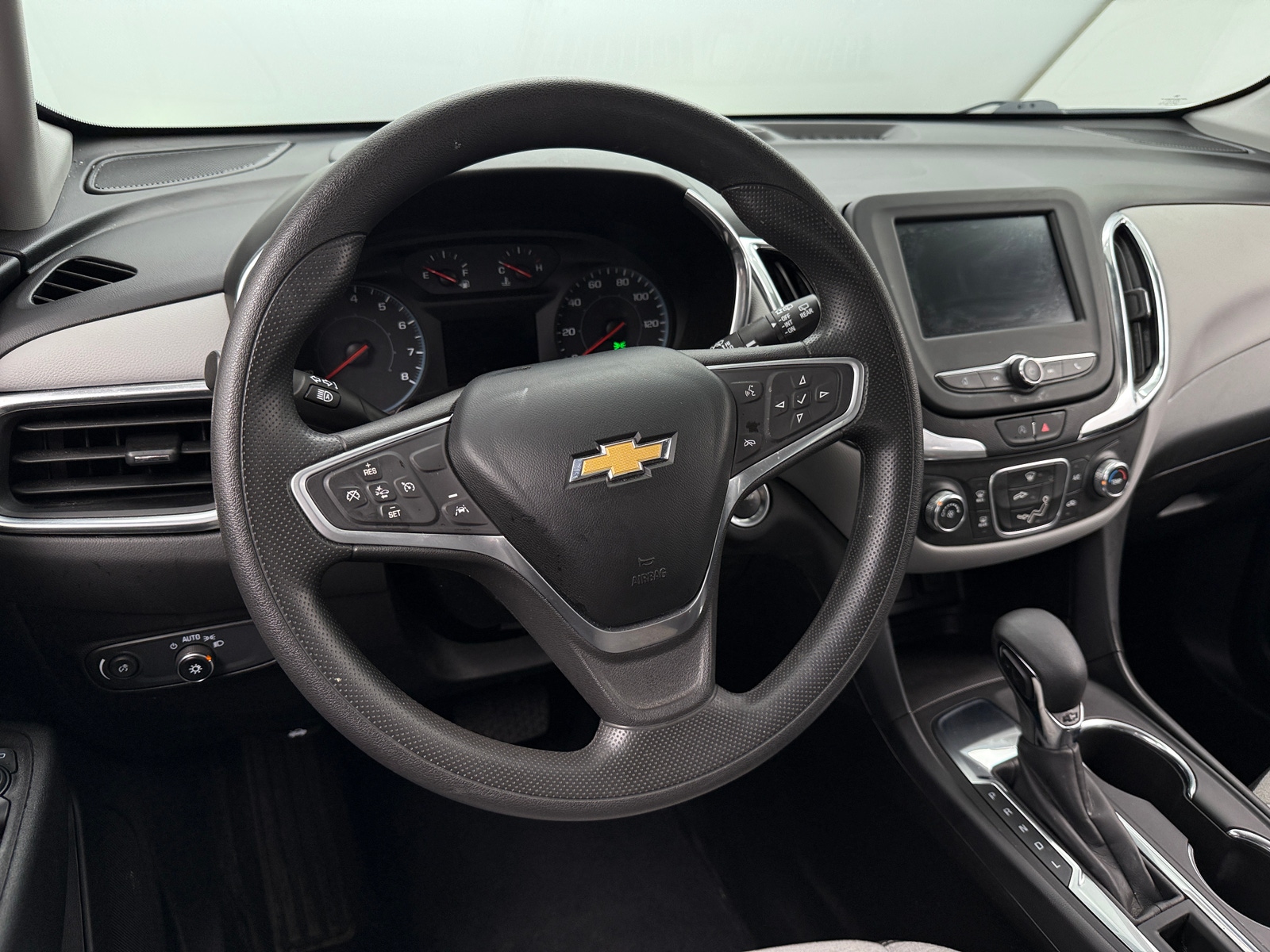 Thumbnail: 2022 Chevrolet Equinox - 5