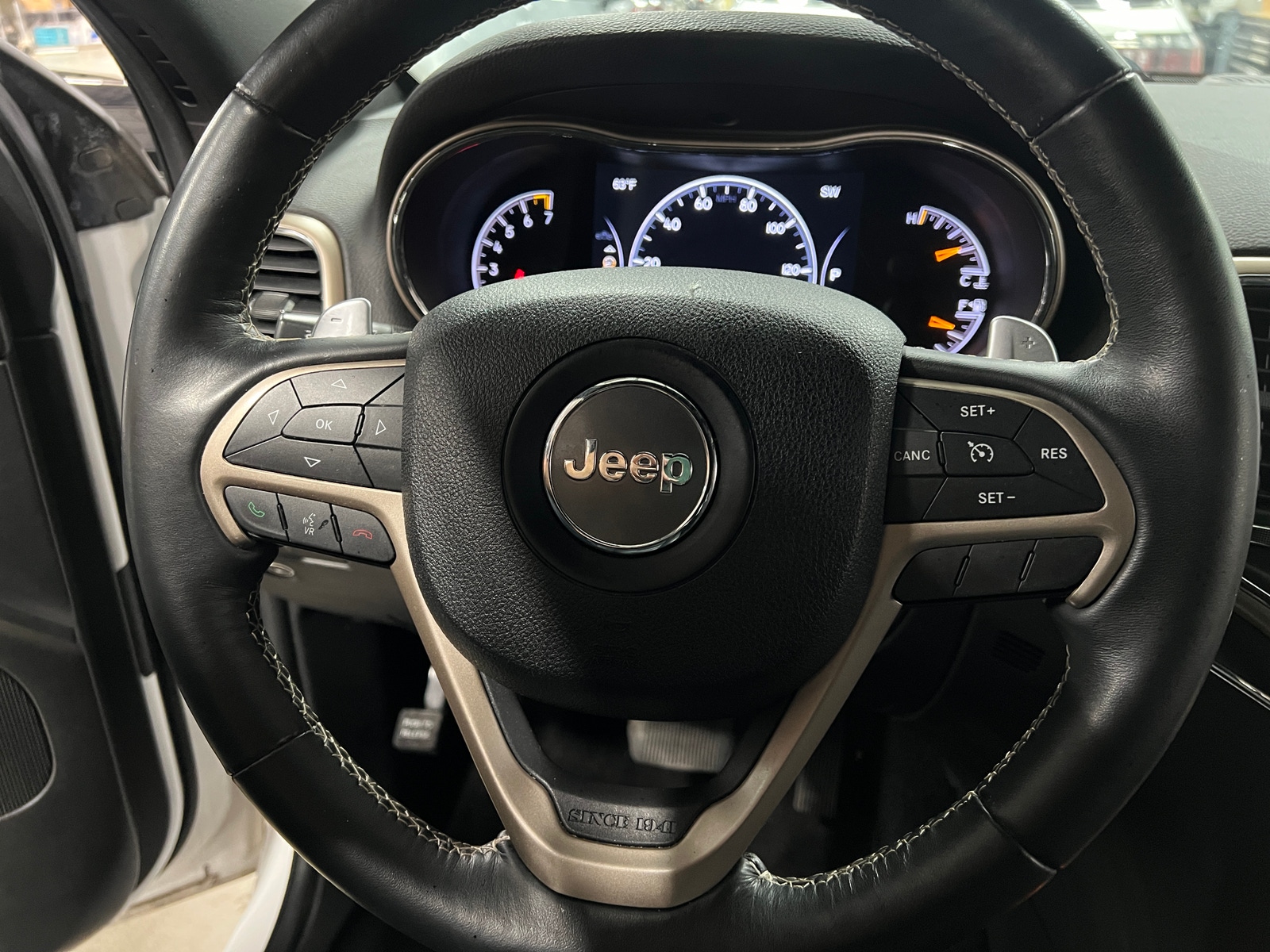 Thumbnail: 2016 Jeep Grand Cherokee - 4