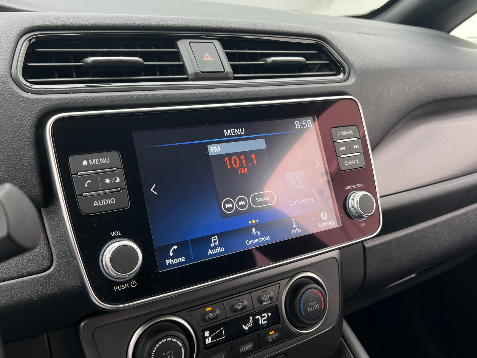 Thumbnail: 2023 Nissan Leaf - 4
