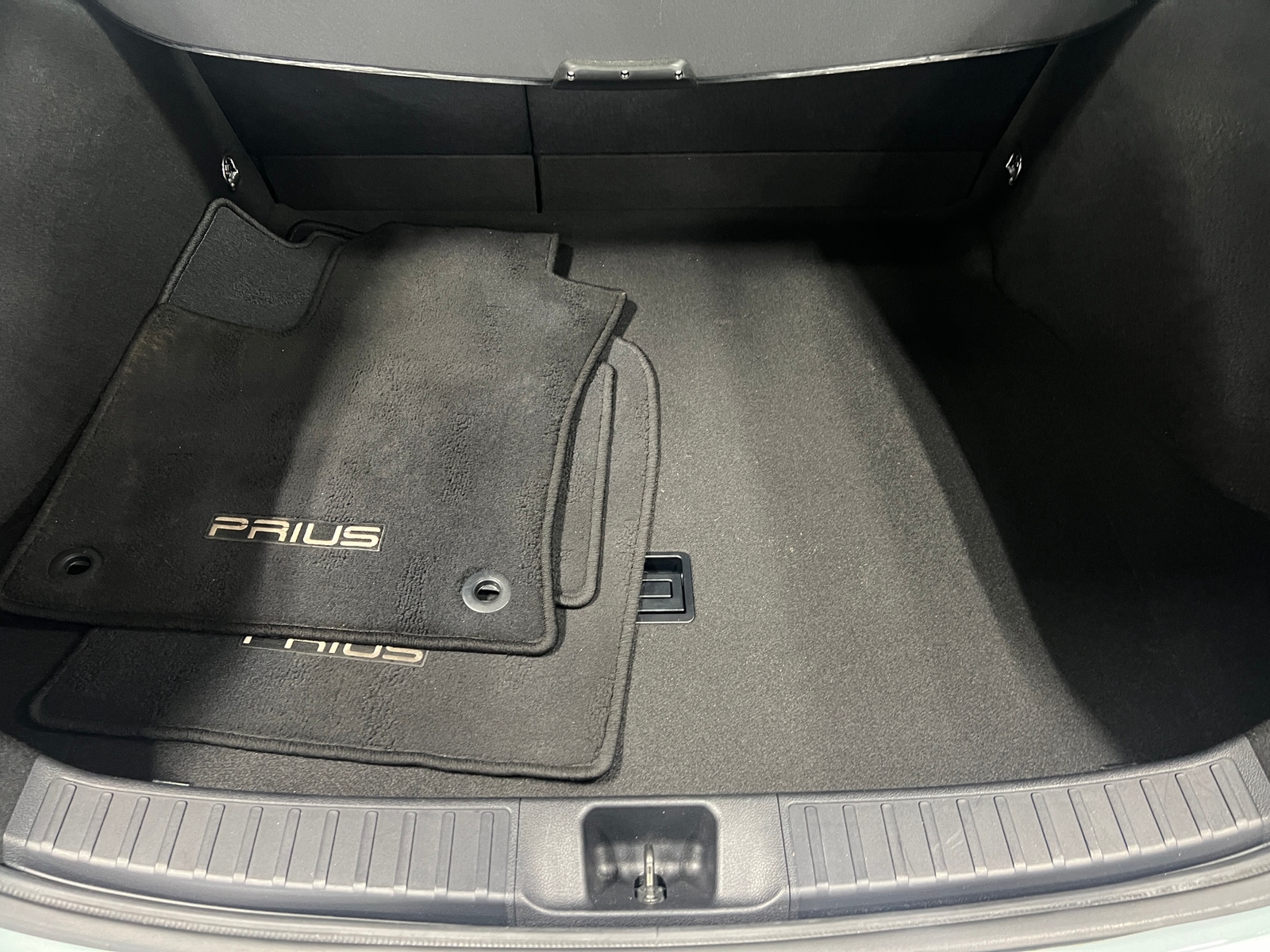 Thumbnail: 2019 Toyota Prius - 6