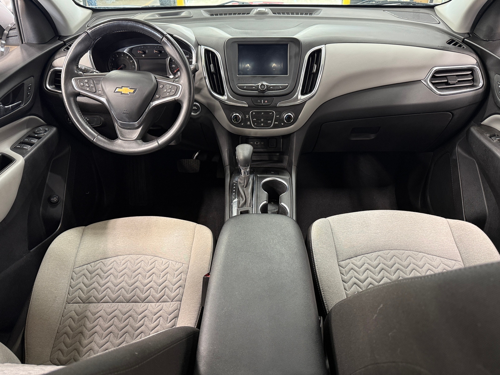 Thumbnail: 2022 Chevrolet Equinox - 3