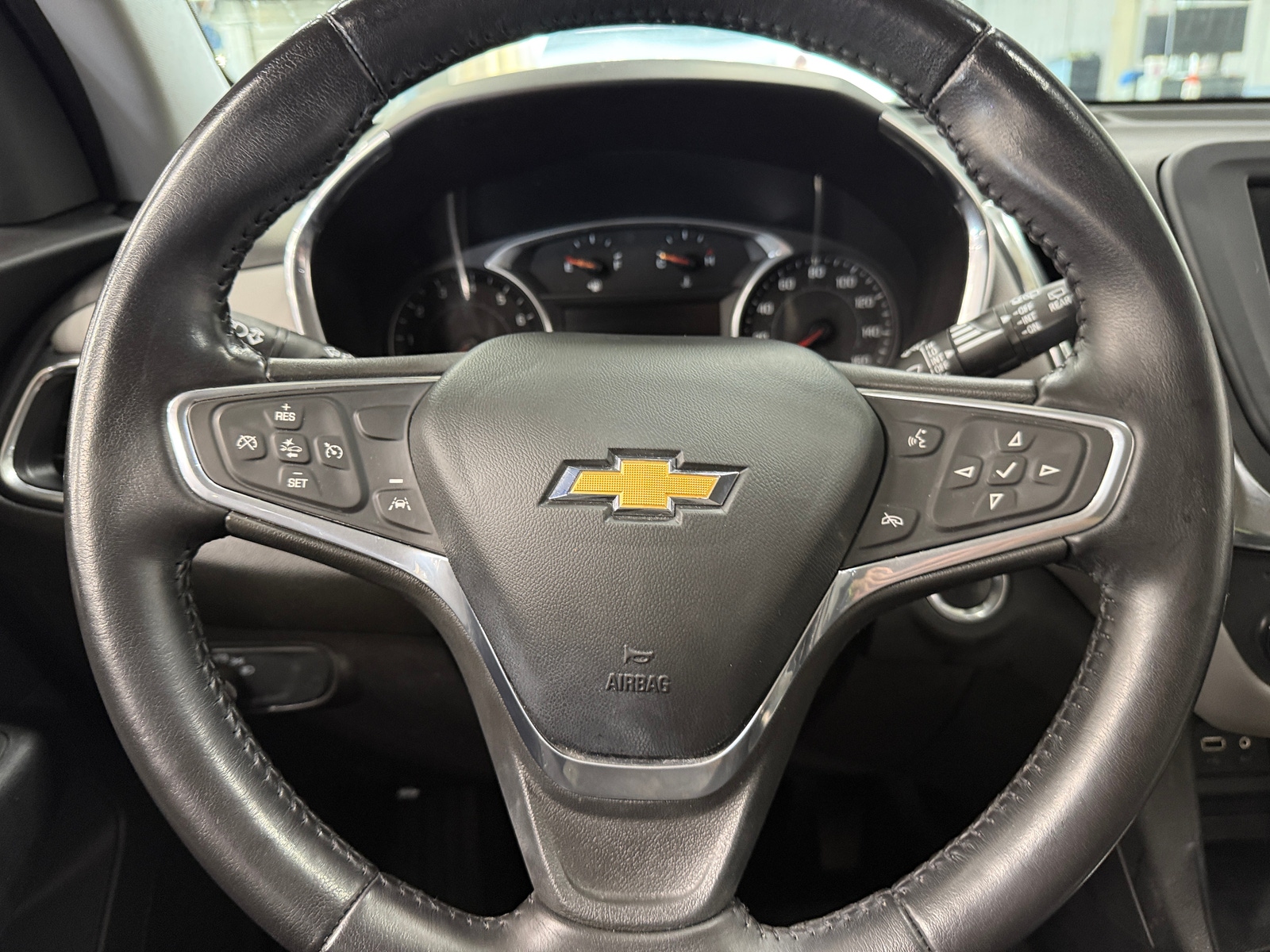 Thumbnail: 2022 Chevrolet Equinox - 5