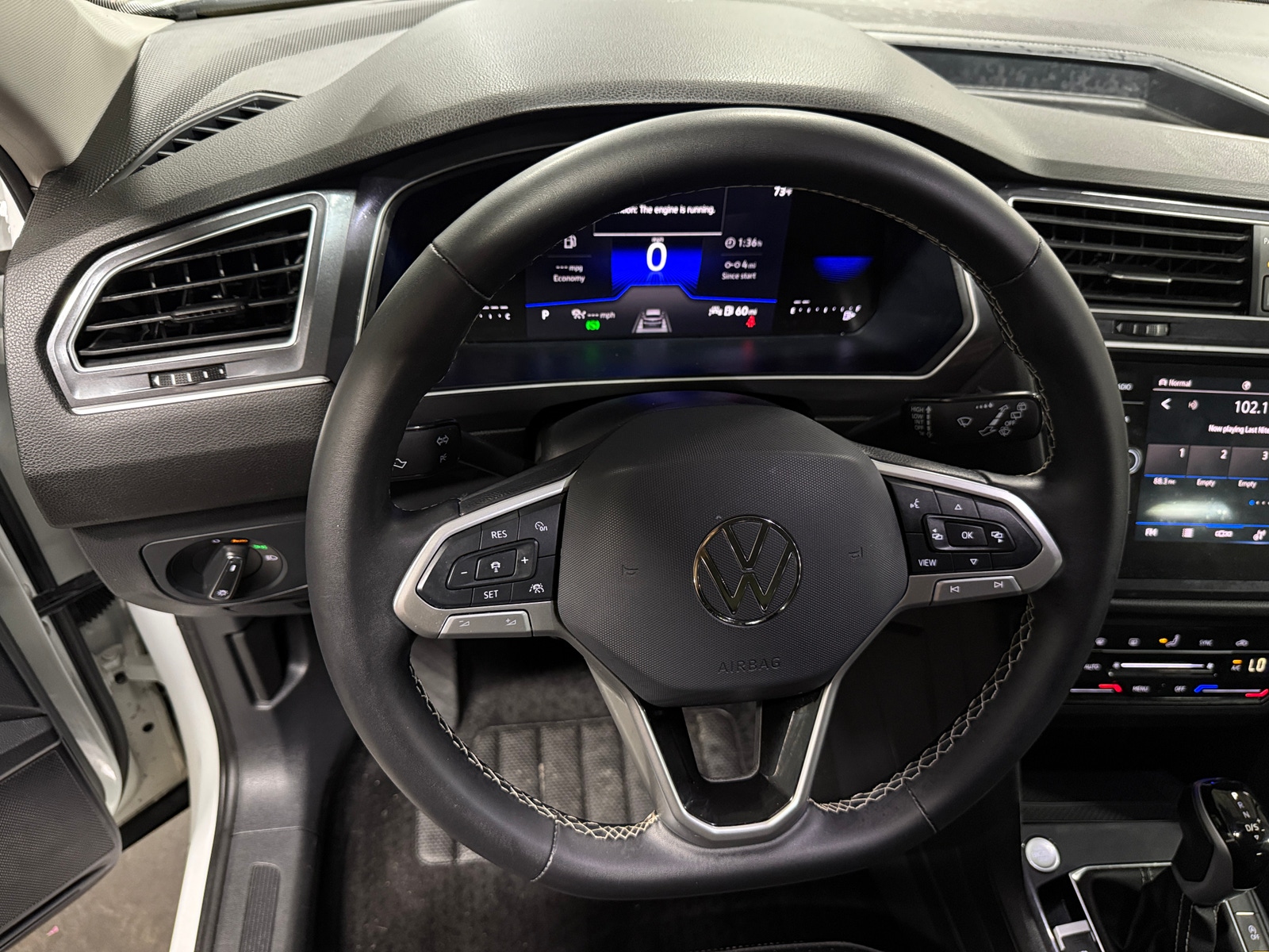 Thumbnail: 2024 Volkswagen Tiguan - 4