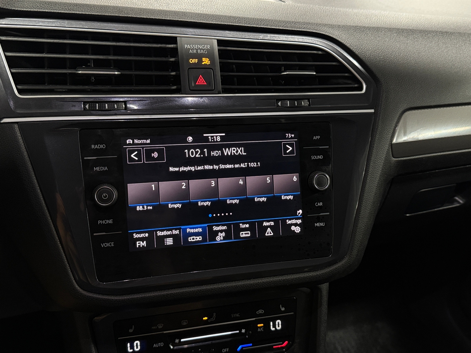Thumbnail: 2024 Volkswagen Tiguan - 3