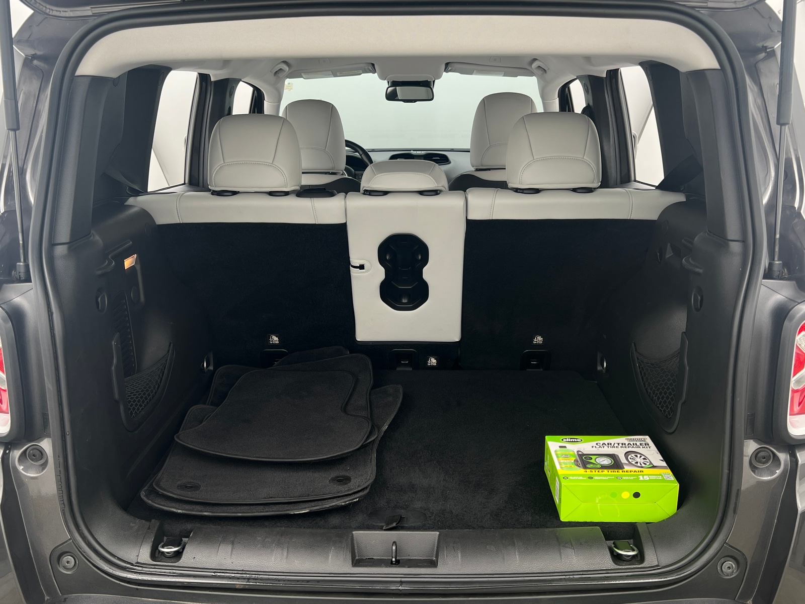 Thumbnail: 2018 Jeep Renegade - 6