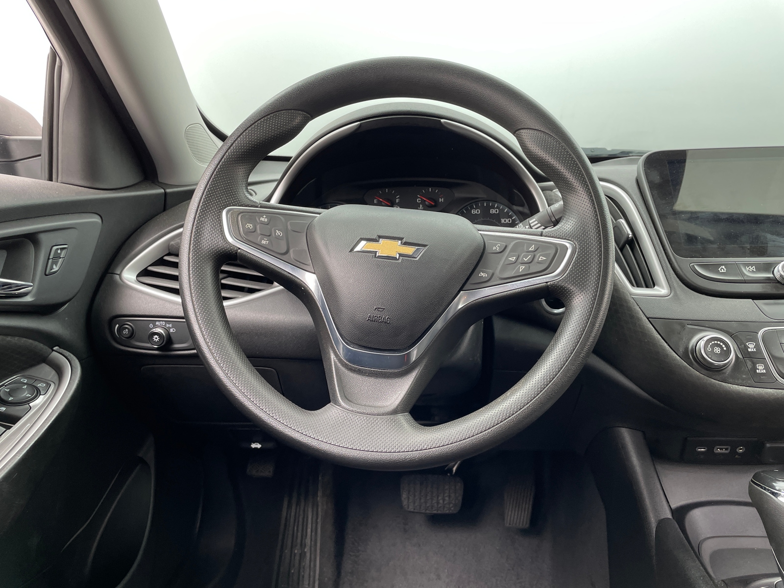 Thumbnail: 2019 Chevrolet Malibu - 5