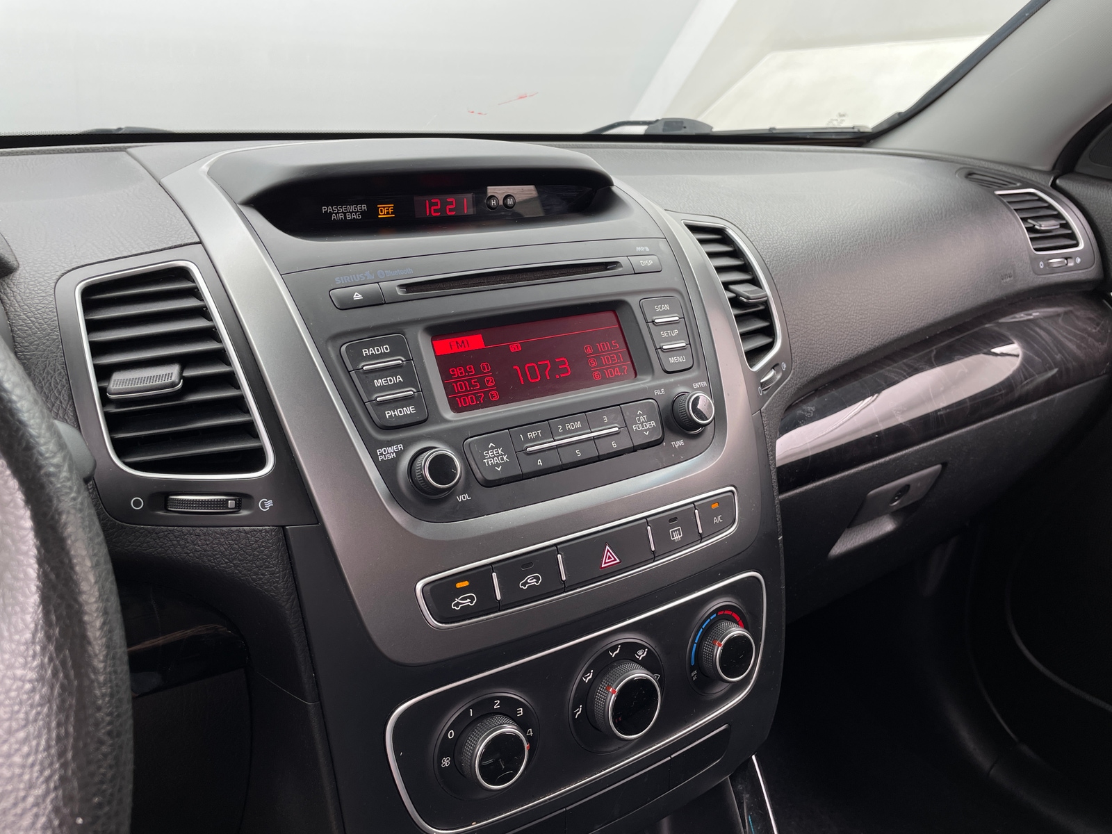 Thumbnail: 2014 Kia Sorento - 4