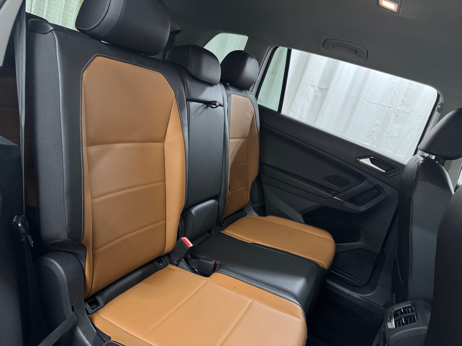 Thumbnail: 2018 Volkswagen Tiguan - 5
