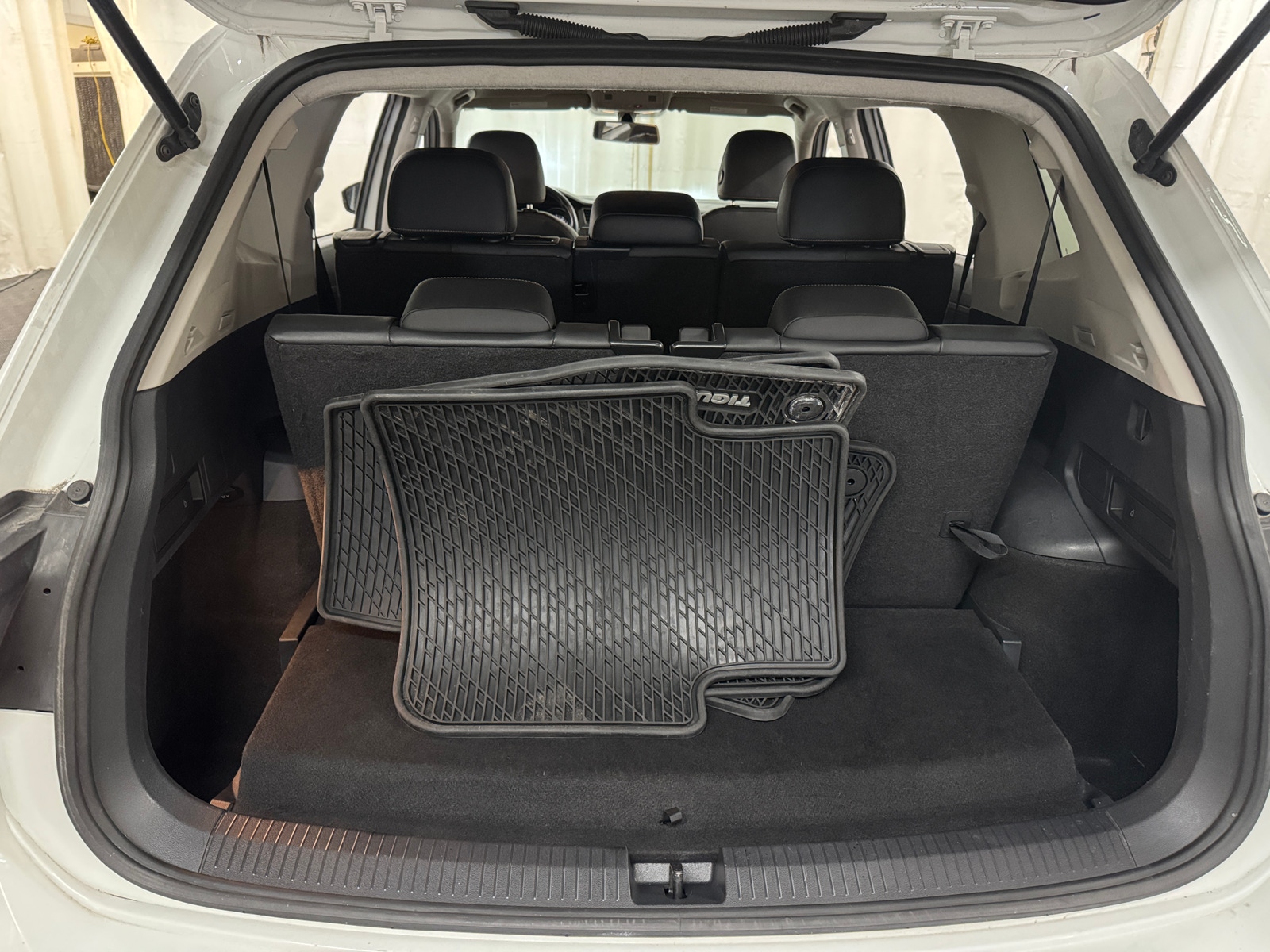 Thumbnail: 2018 Volkswagen Tiguan - 6