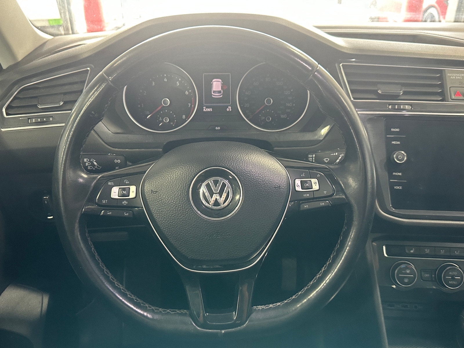 Thumbnail: 2019 Volkswagen Tiguan - 4
