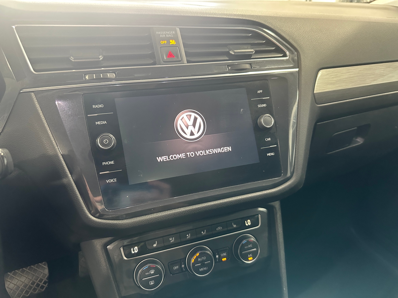 Thumbnail: 2019 Volkswagen Tiguan - 3
