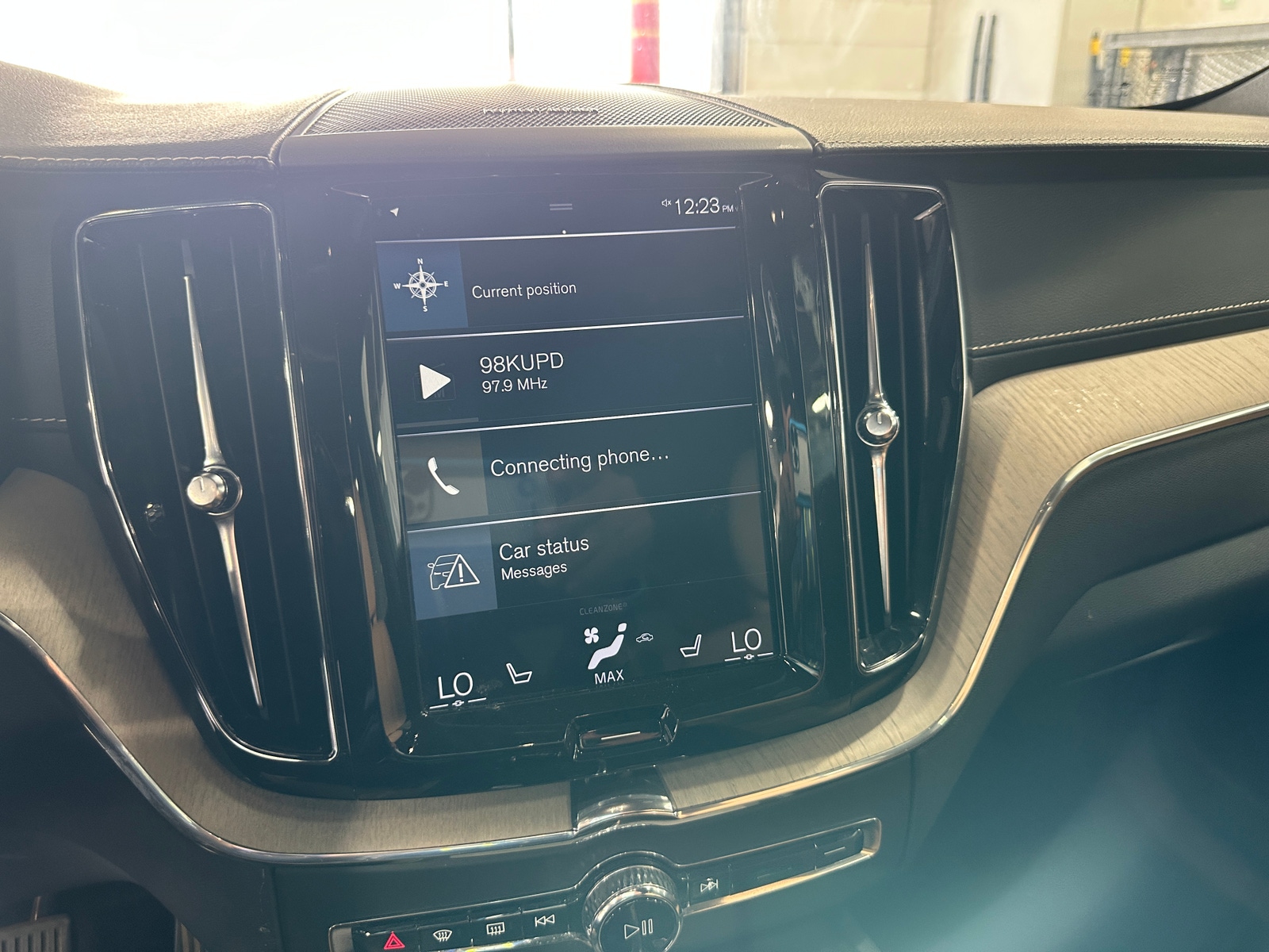 Thumbnail: 2020 Volvo XC60 - 3