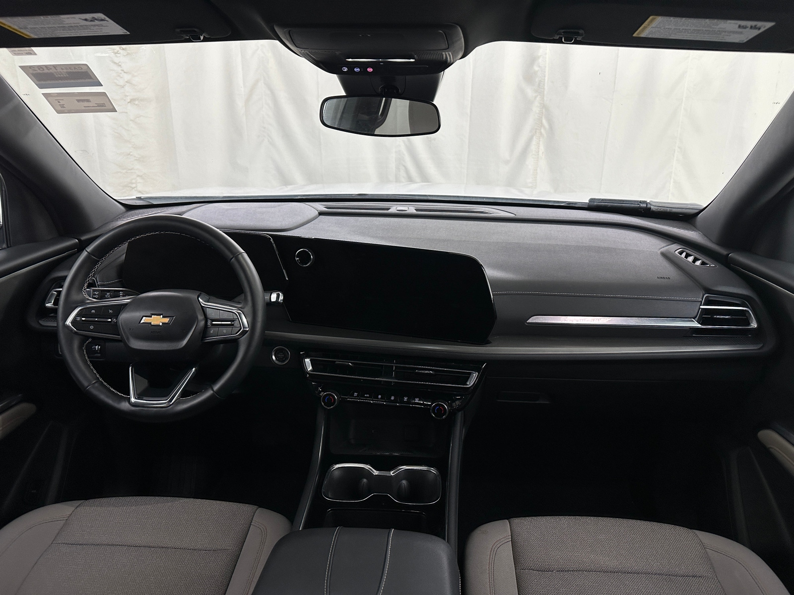 Thumbnail: 2025 Chevrolet Traverse - 3
