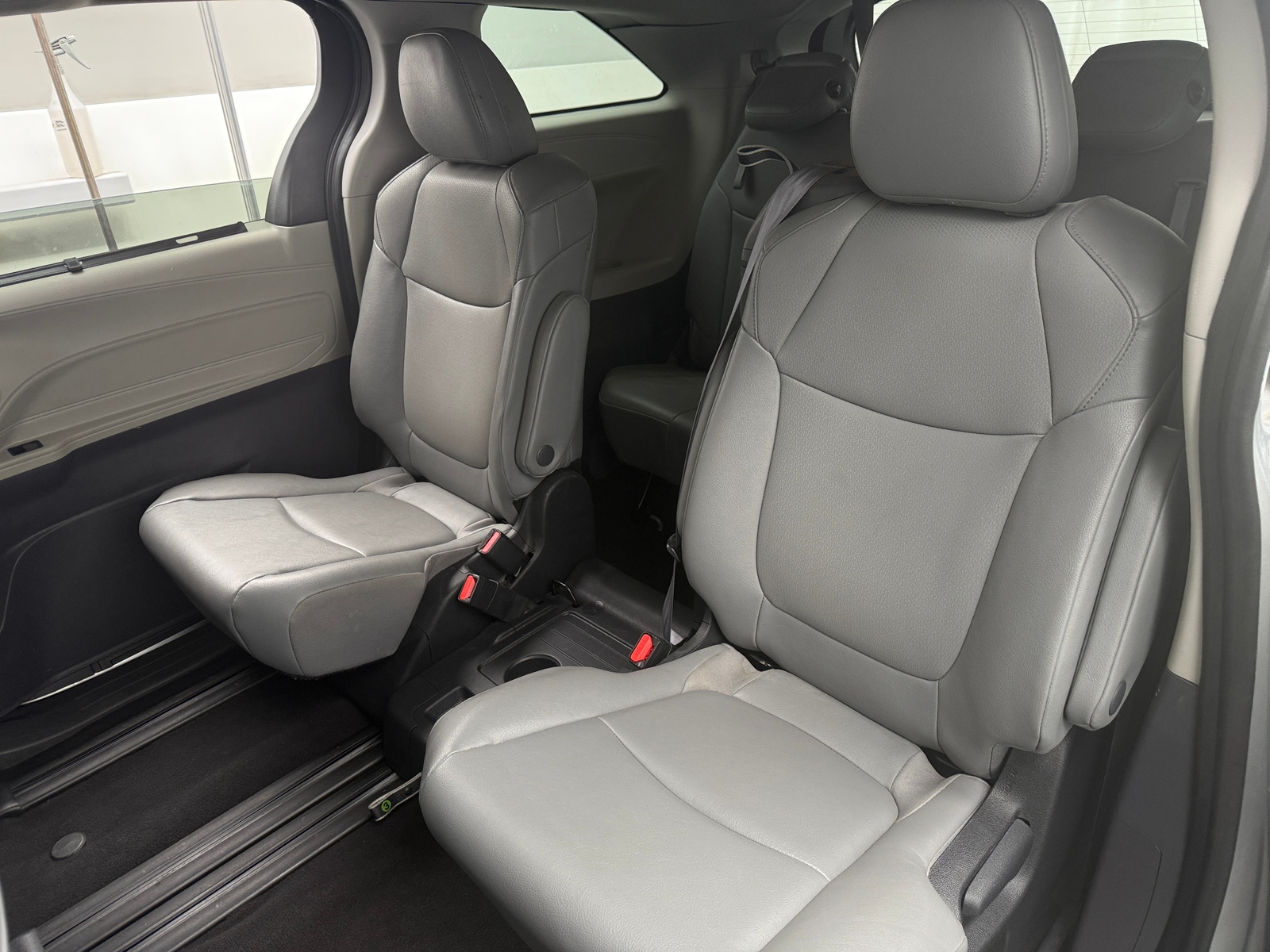 Thumbnail: 2023 Toyota Sienna - 6