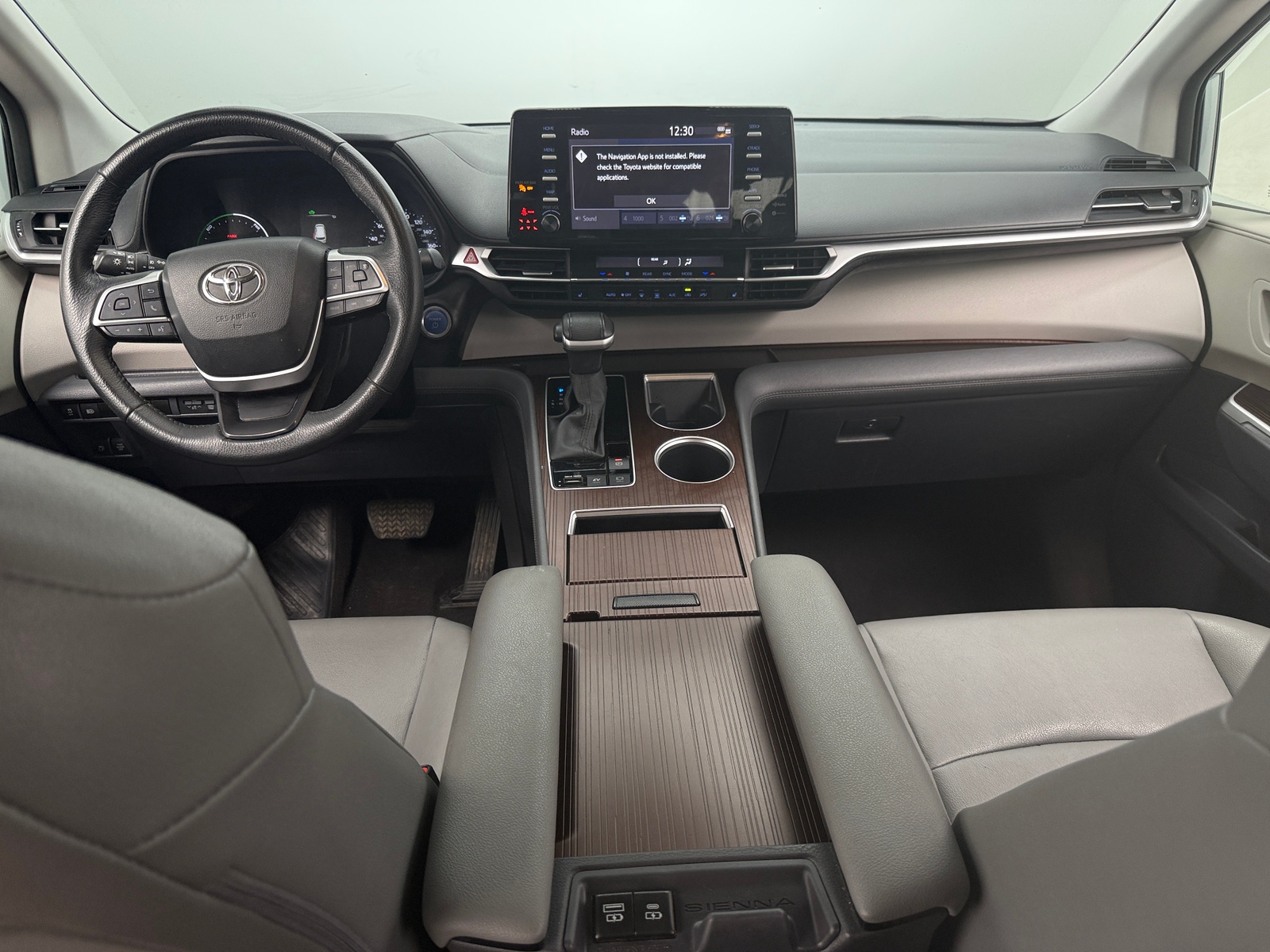 Thumbnail: 2023 Toyota Sienna - 3