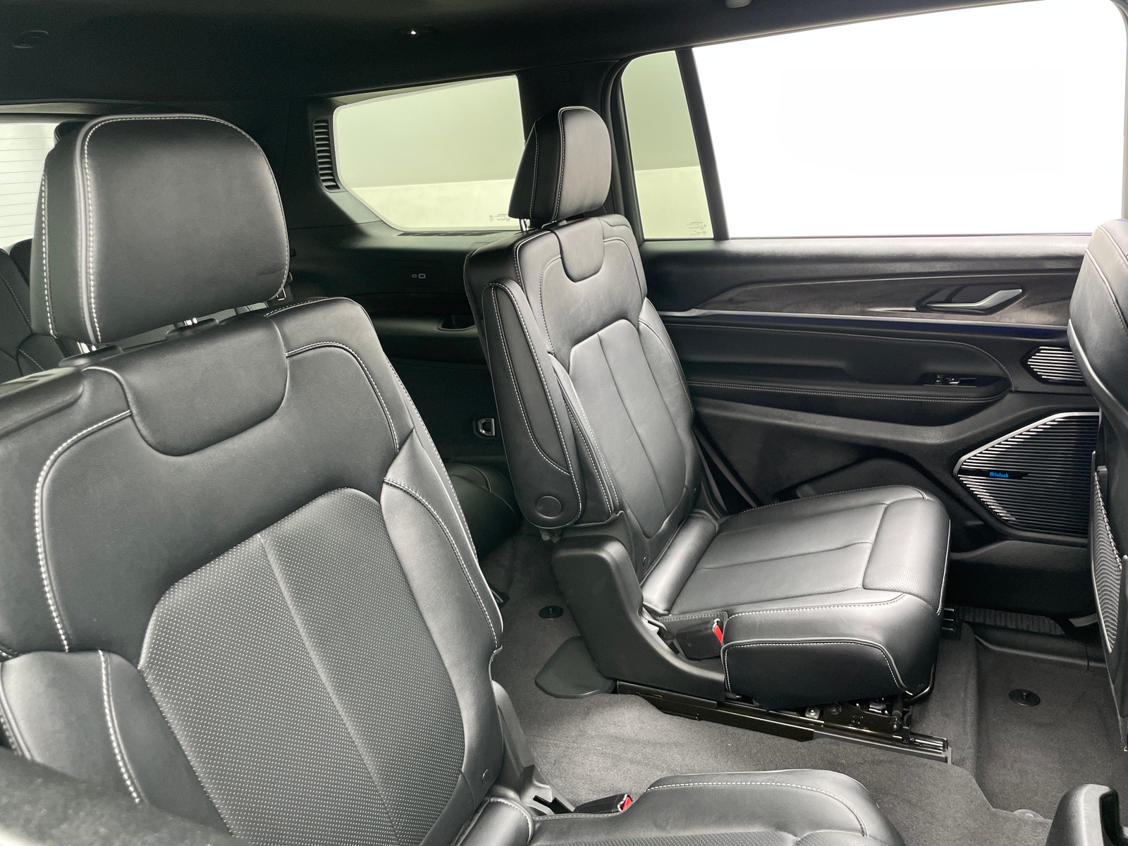 Thumbnail: 2022 Jeep Grand Cherokee L - 5