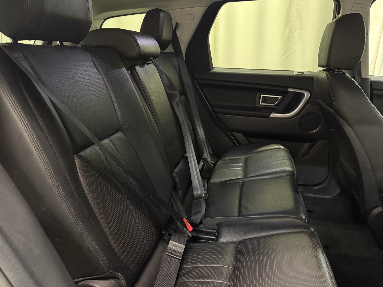 Thumbnail: 2018 Land Rover Discovery Sport - 5