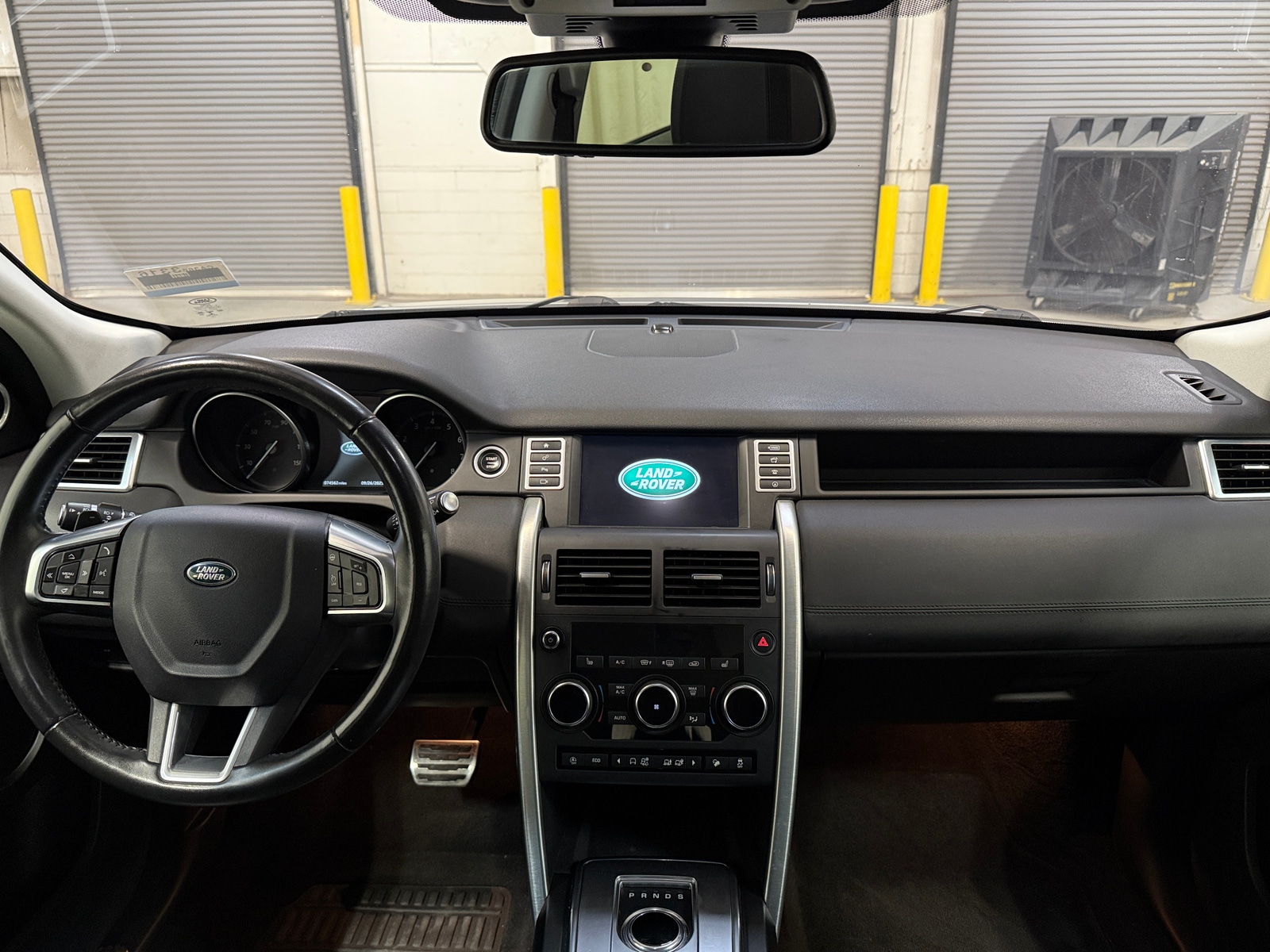 Thumbnail: 2018 Land Rover Discovery Sport - 2