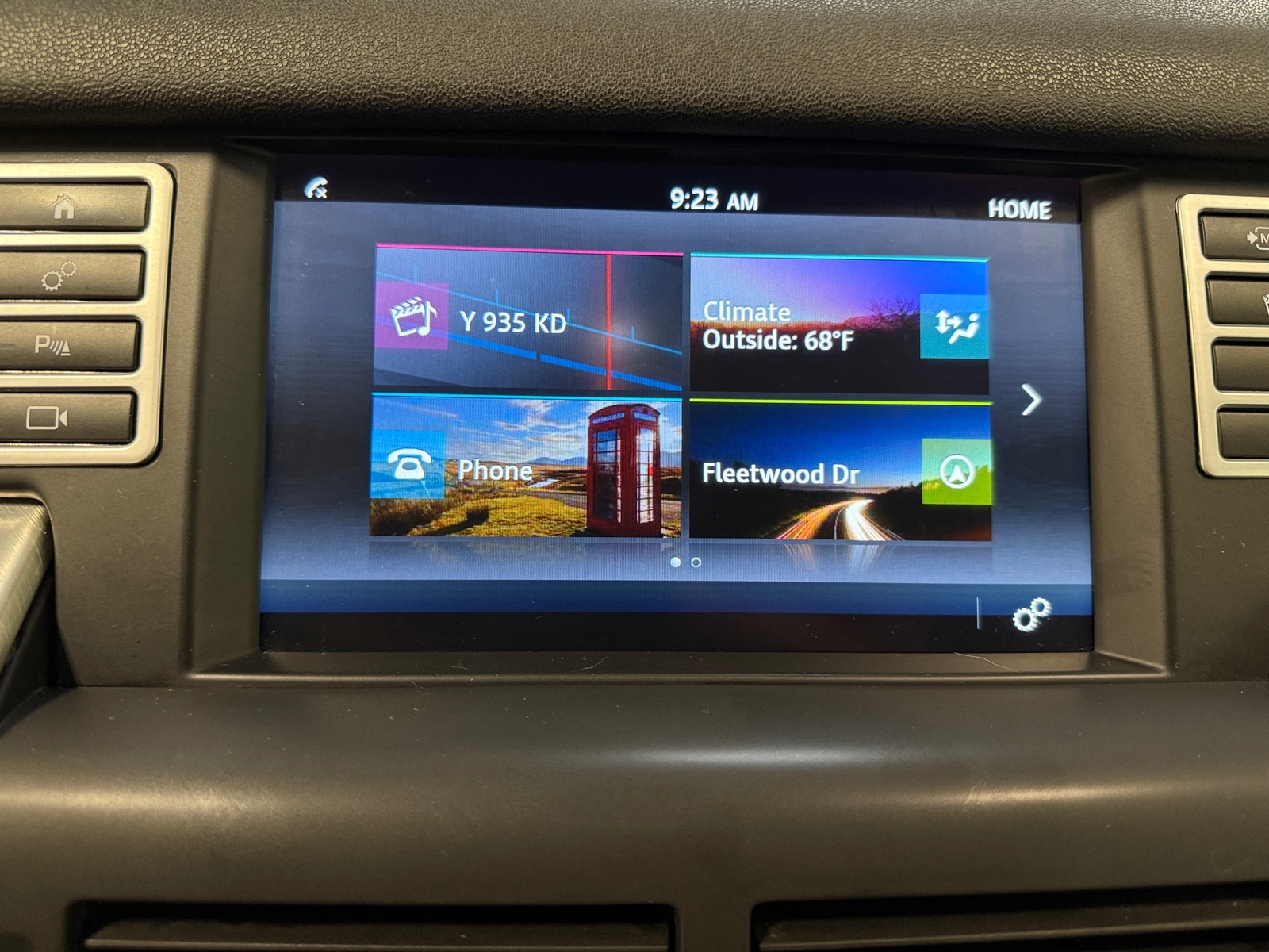 Thumbnail: 2018 Land Rover Discovery Sport - 3