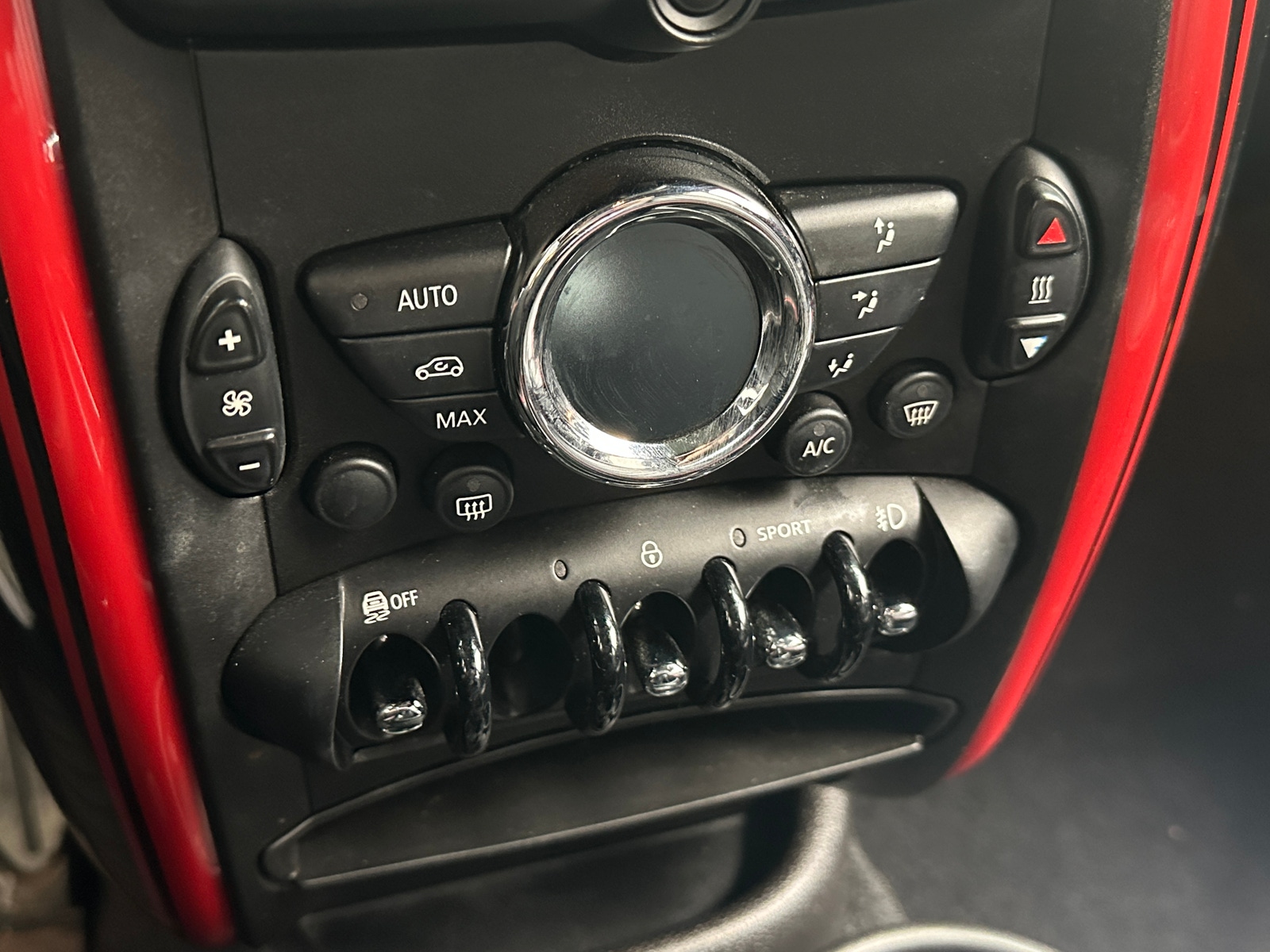 Thumbnail: 2013 MINI Cooper Countryman - 3