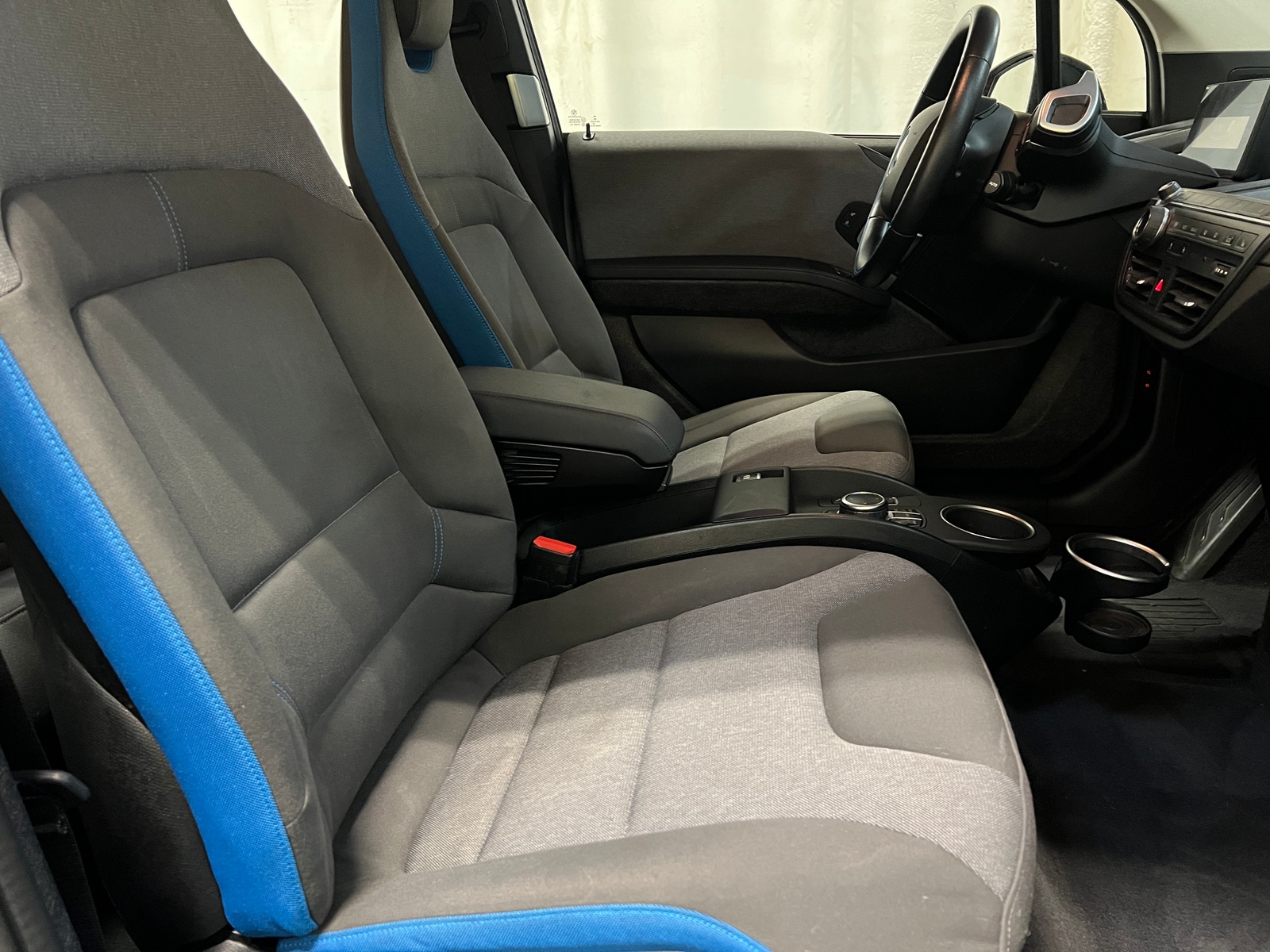 Thumbnail: 2019 BMW i3 - 2